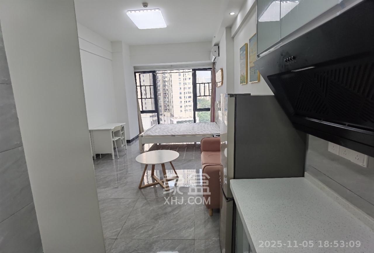 万润时光里  1室1厅1卫    1600.0元/月室内图