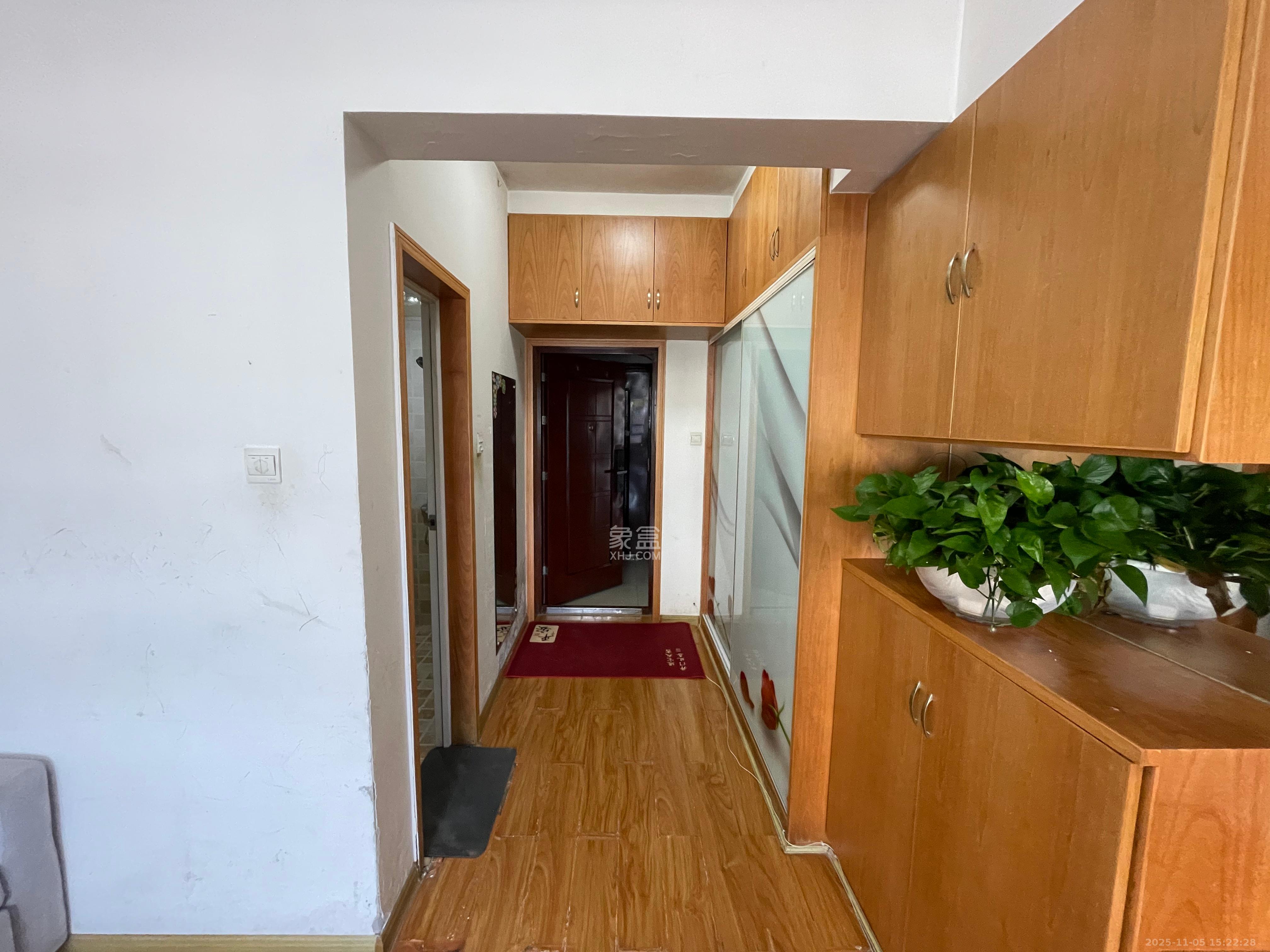 金谷大厦（桐梓坡西路）  1室1厅1卫    1500.0元/月室内图