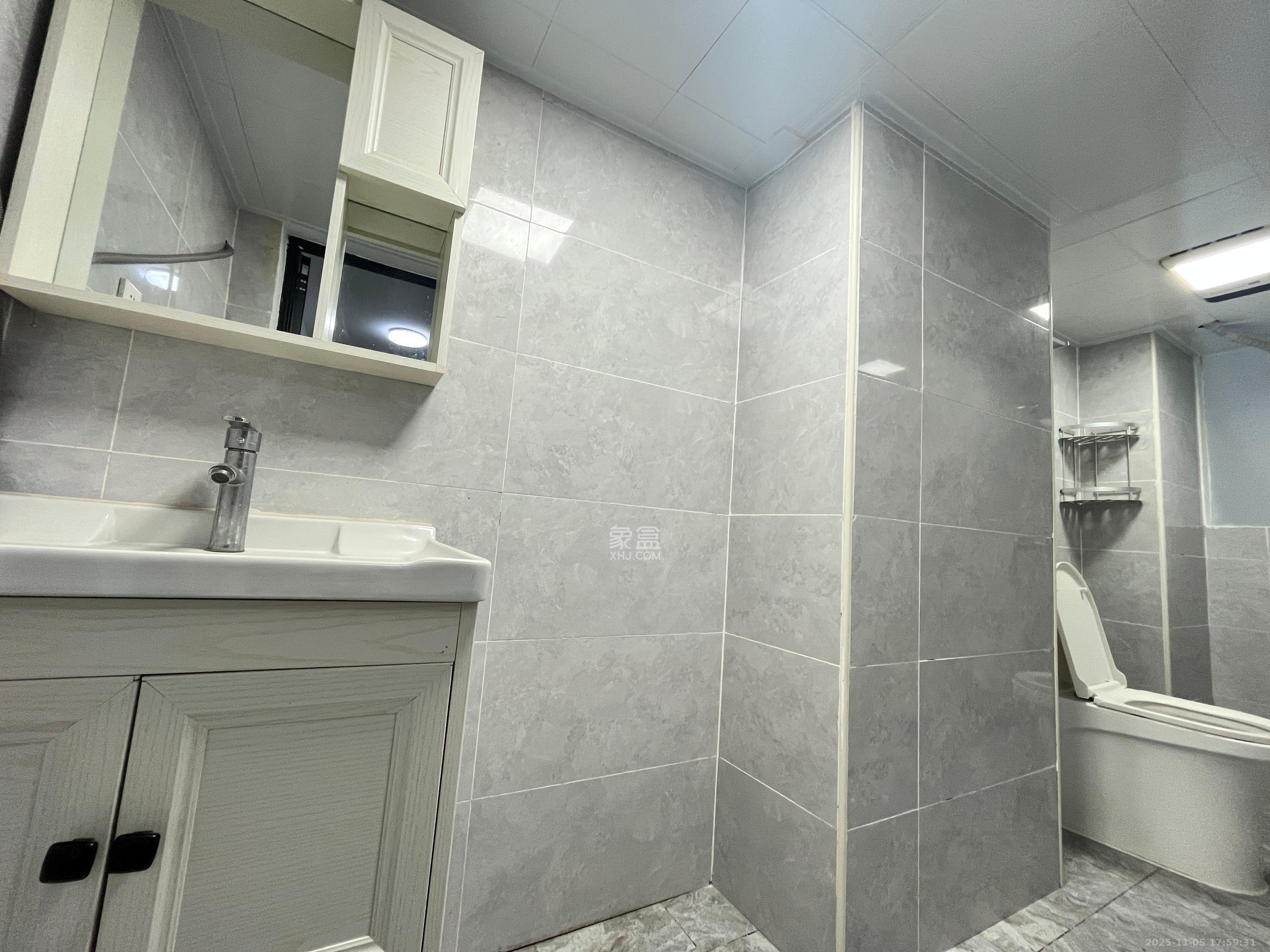 宏景名厦  3室1厅2卫    2600.0元/月室内图