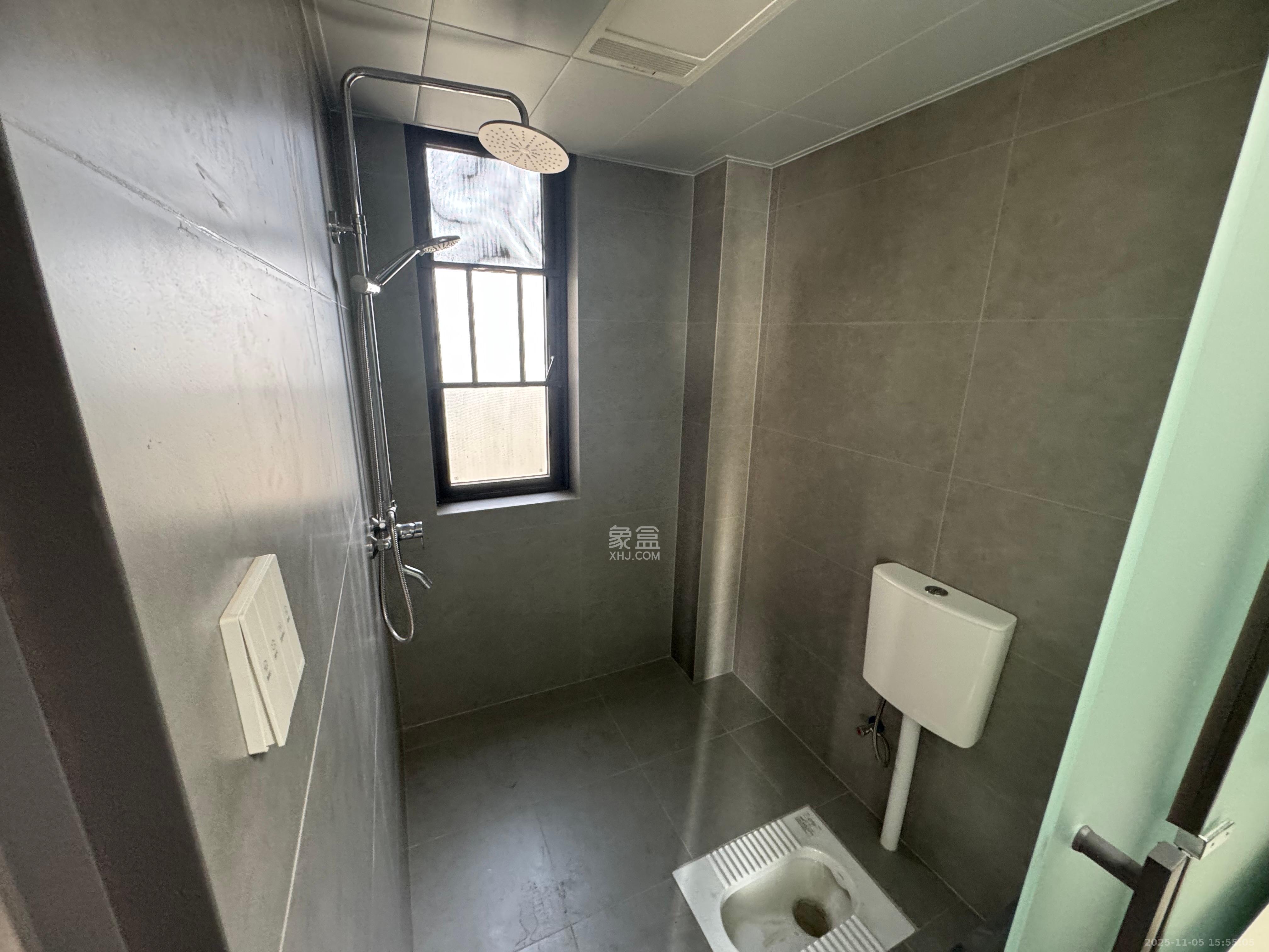 金辉优步湖畔  4室2厅2卫    2600.0元/月室内图