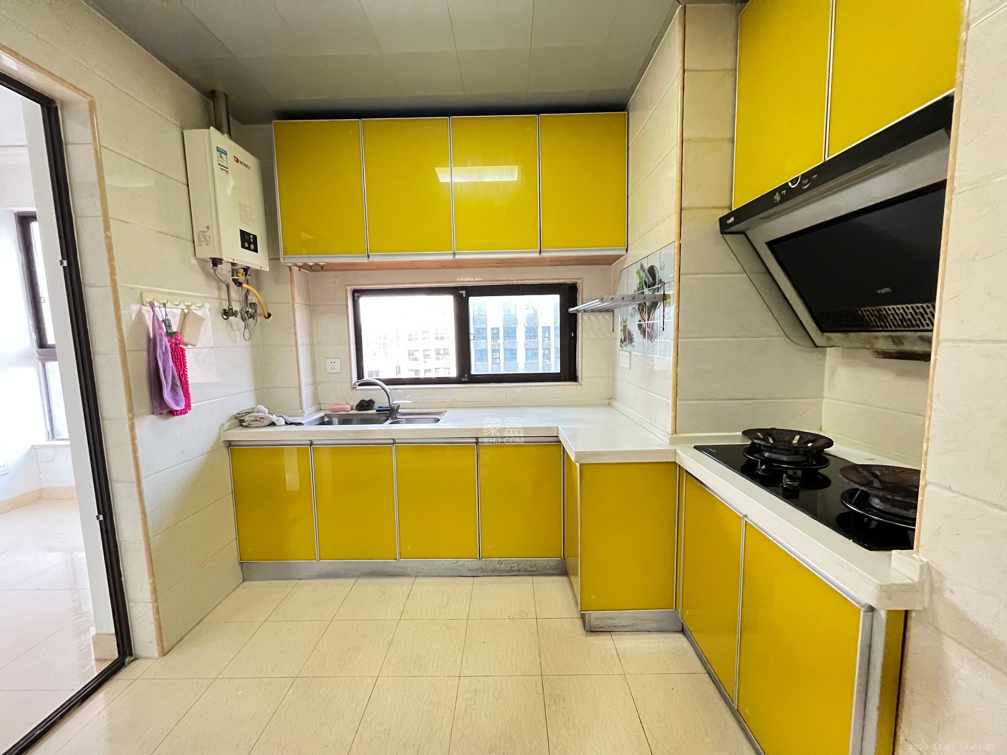 绿地中央广场  3室2厅1卫    2900.0元/月室内图