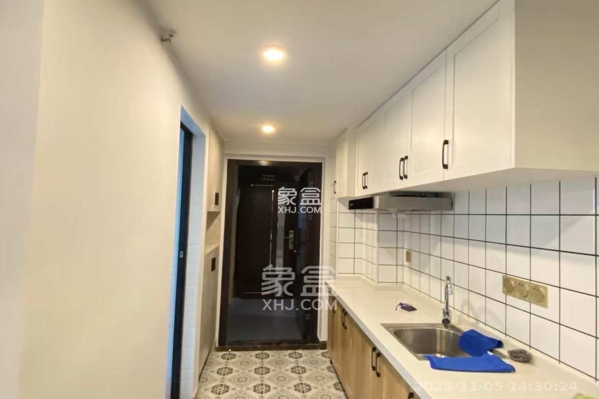 东盈商业广场(华泉城市广场) 1室1厅1卫 2200.0元/月 东盈商业广场(华泉城市广场) 1室1厅1卫 2200.0元/月室内图