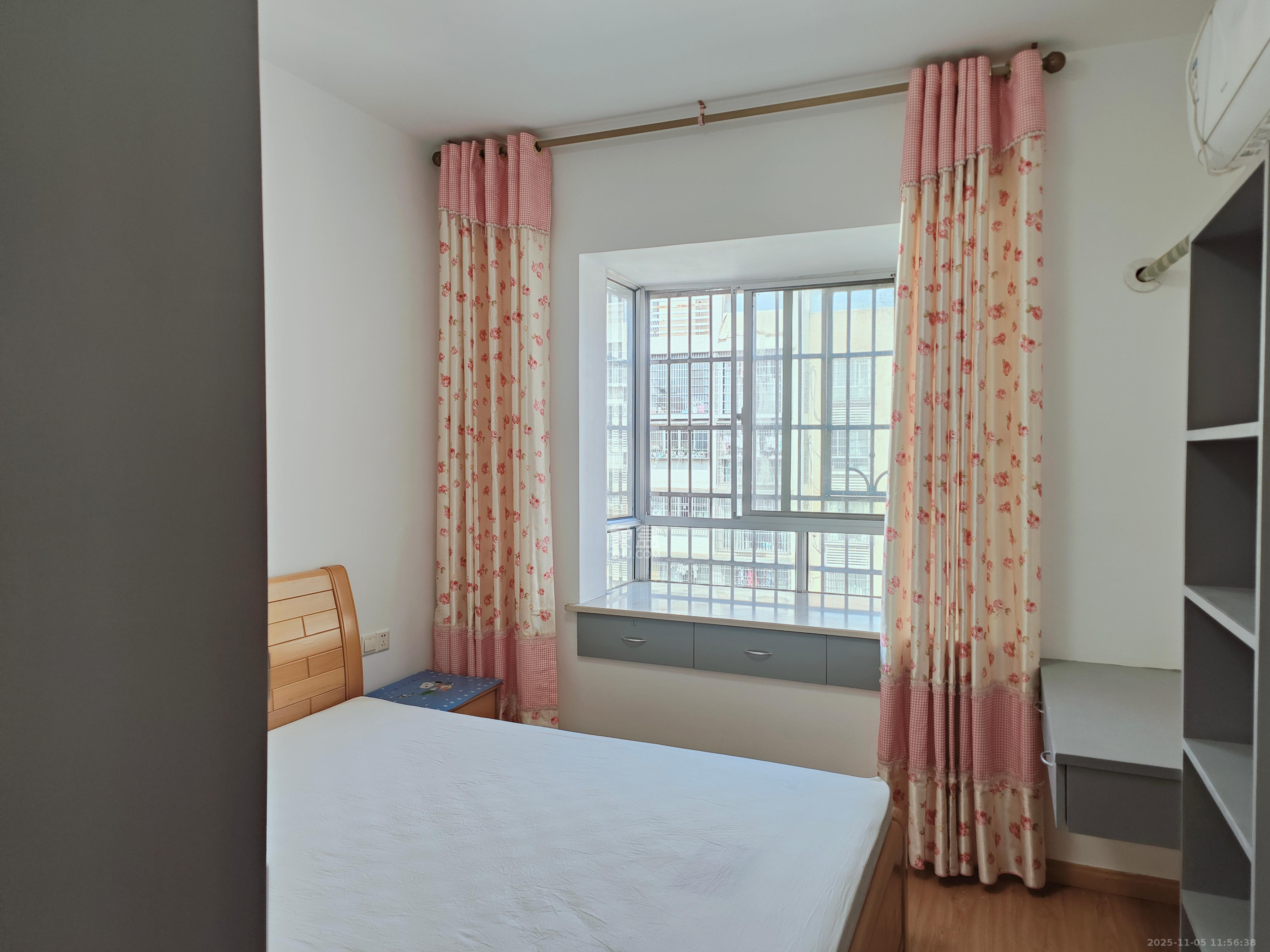 先锋新宇 3室2厅2卫 2100.0元/月 先锋新宇 3室2厅2卫 2100.0元/月室内图