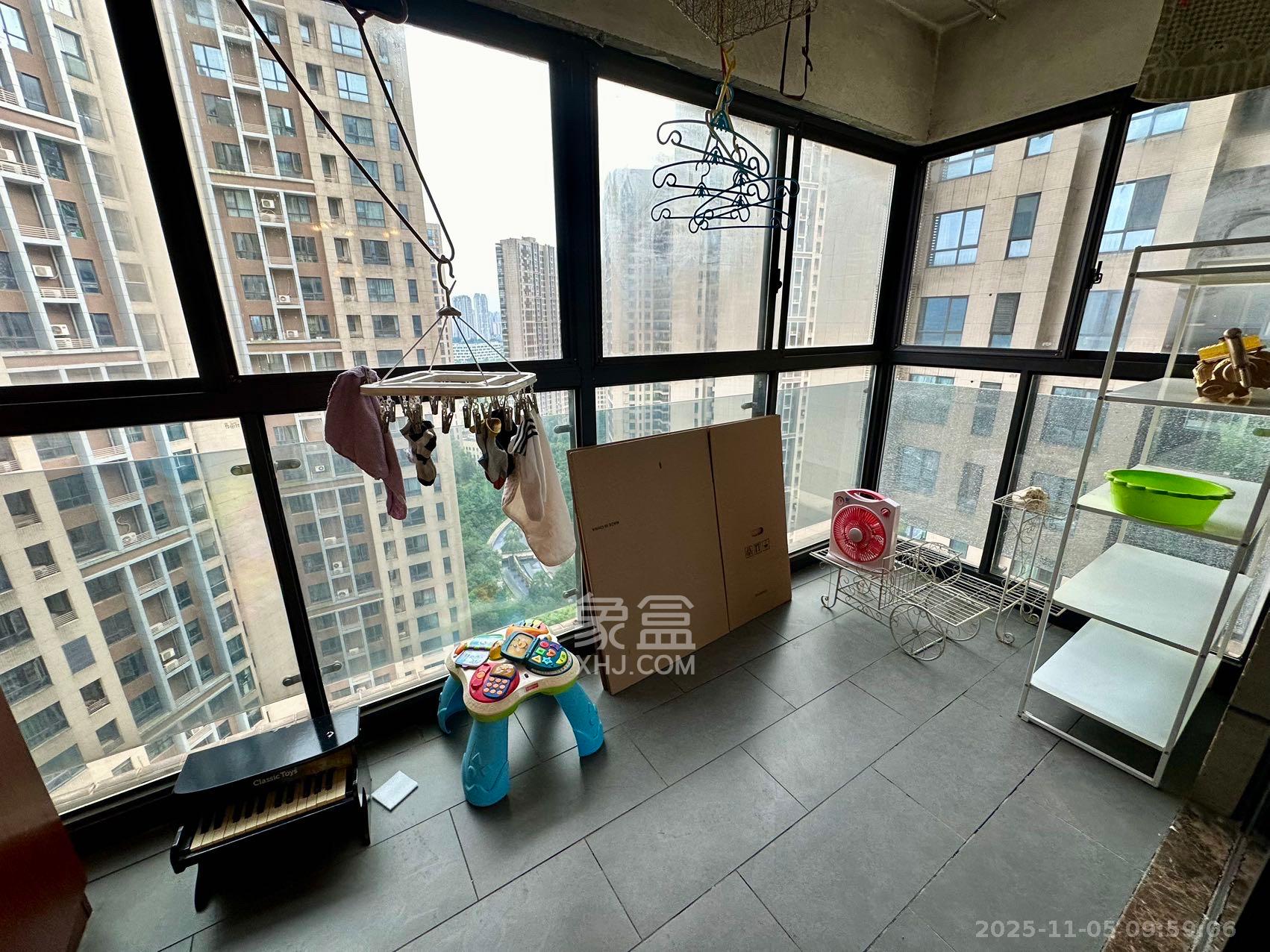 达美D6区  4室2厅2卫    2800.0元/月室内图