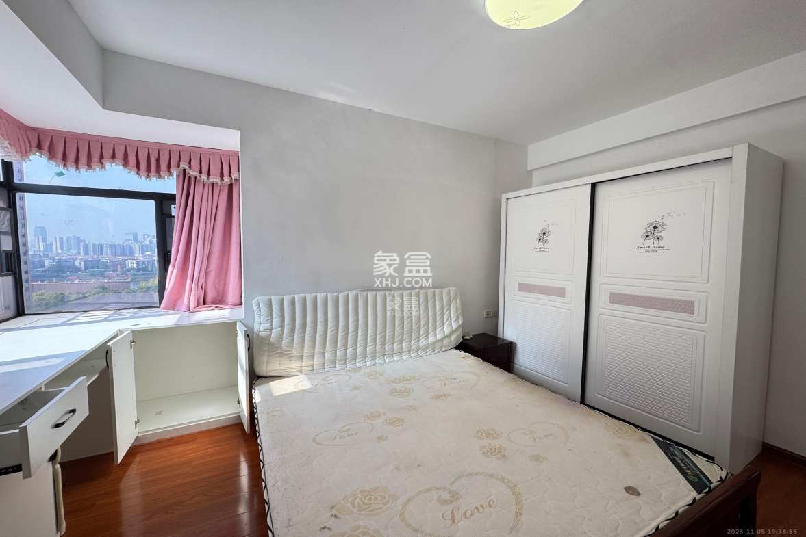 辉煌国际城二期 3室1厅1卫 2500.0元/月 辉煌国际城二期 3室1厅1卫 2500.0元/月室内图