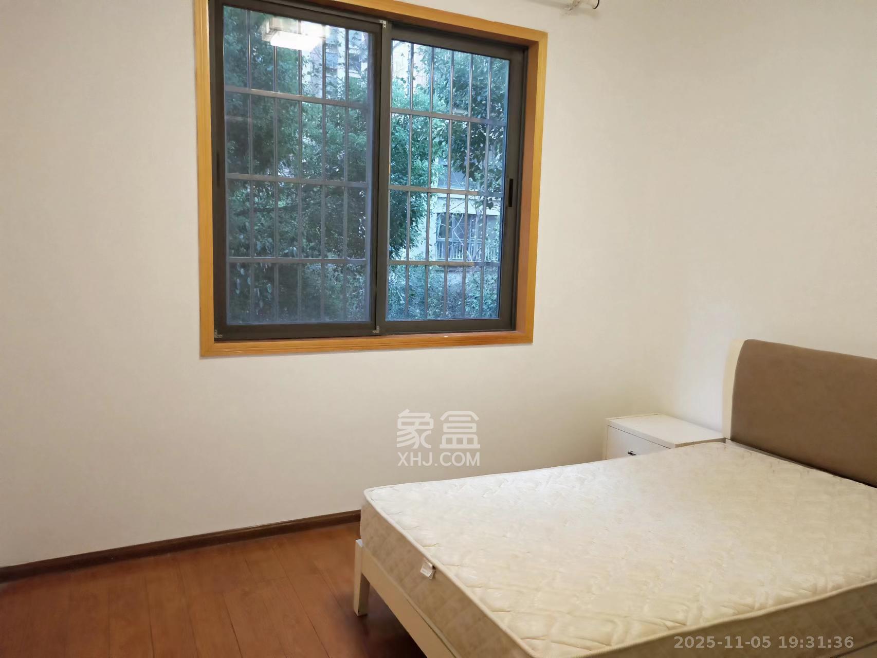 上海城小区  3室2厅2卫    2500.0元/月室内图