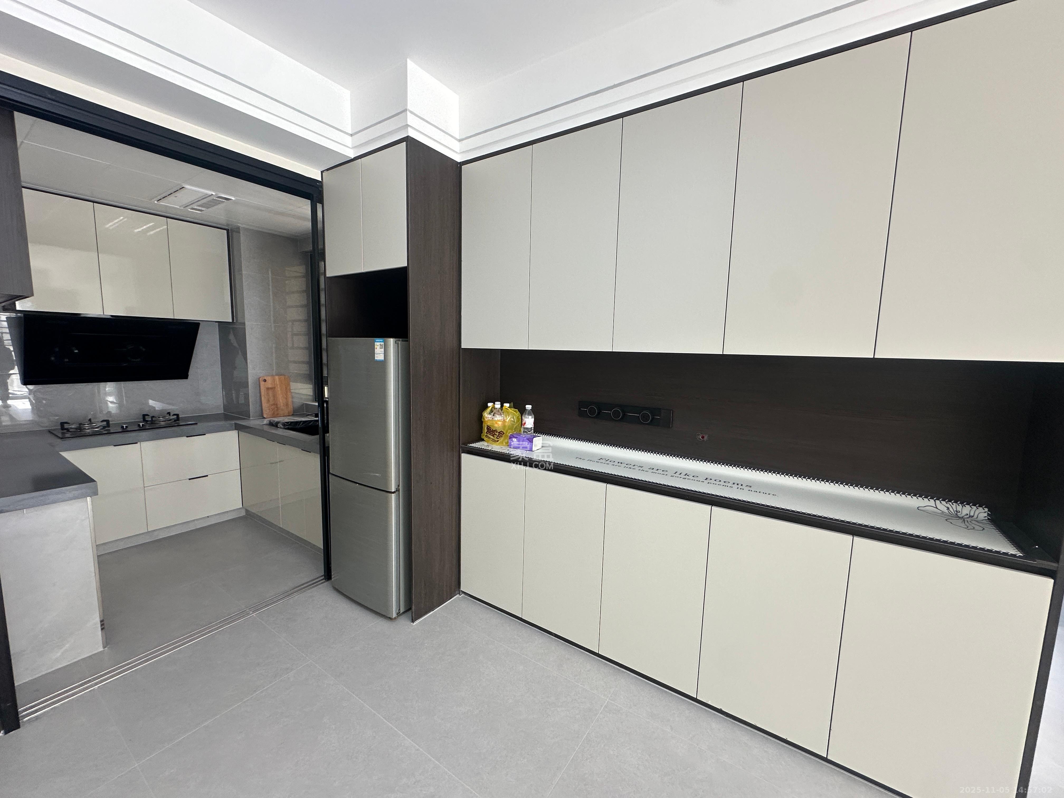 和景家园二期  2室1厅1卫    1700.0元/月室内图