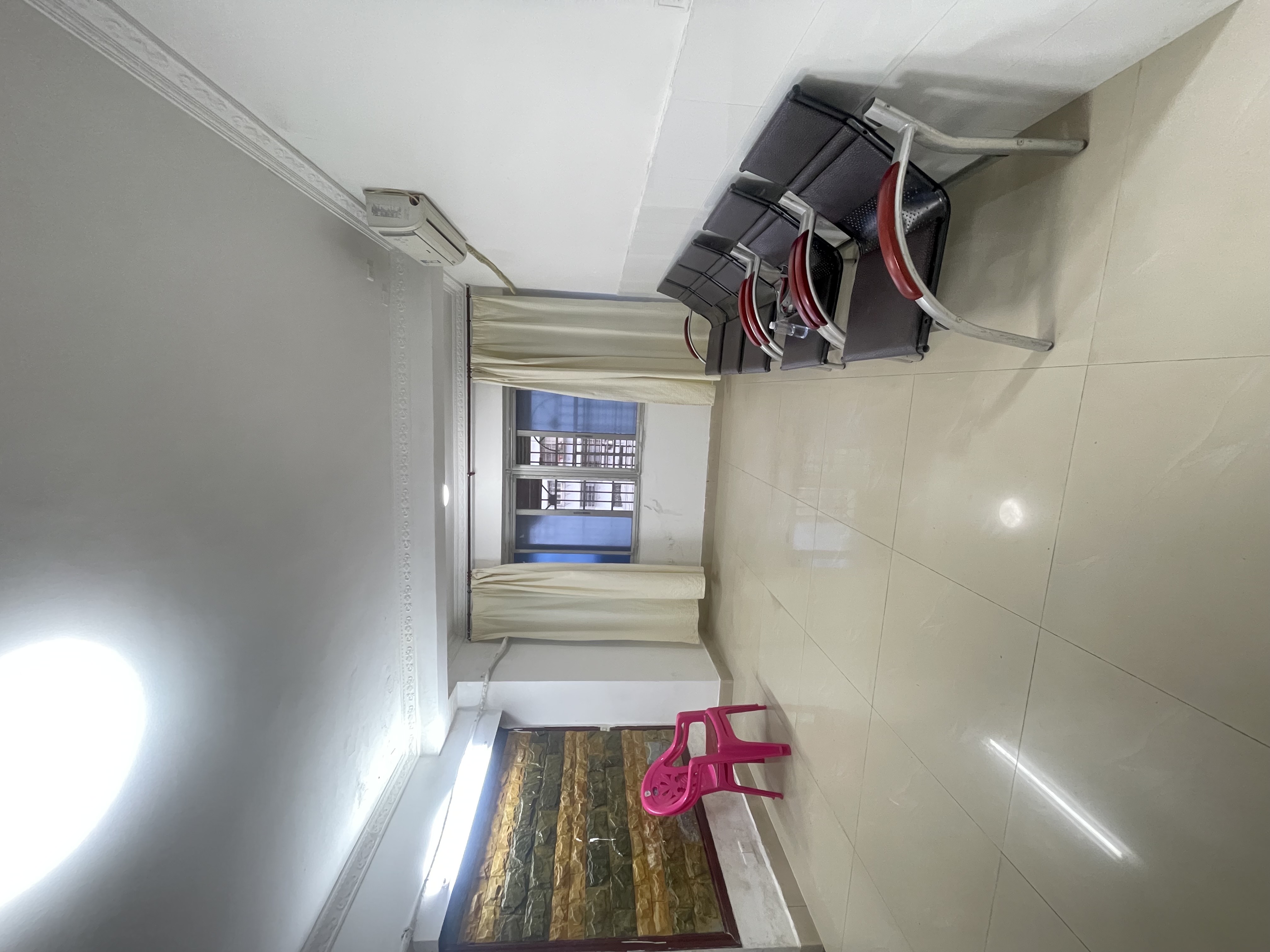 金桃苑  4室2厅1卫    2300.0元/月室内图