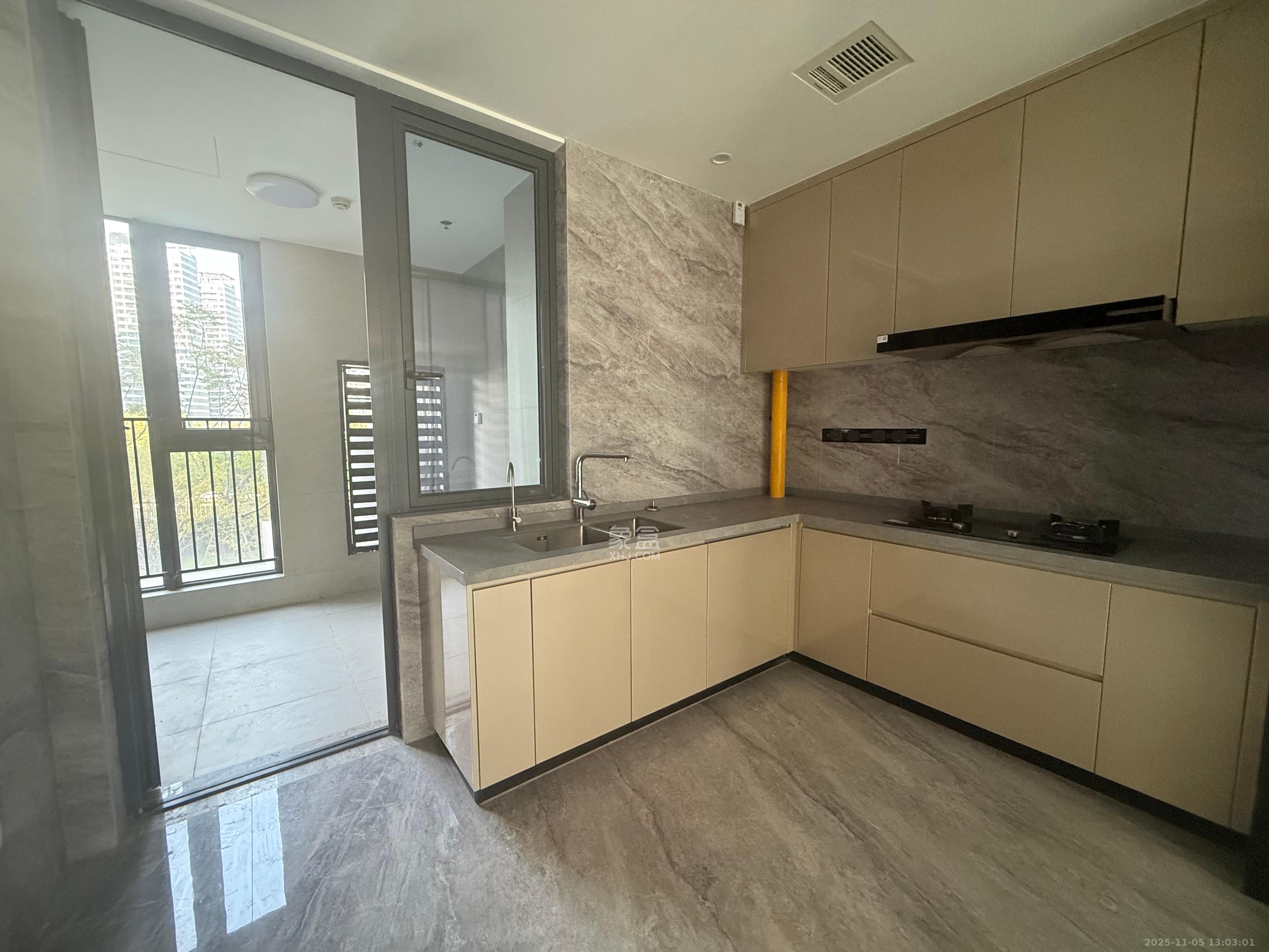 旭辉铂悦湘江 4室2厅3卫 7000.0元/月 旭辉铂悦湘江 4室2厅3卫 7000.0元/月室内图