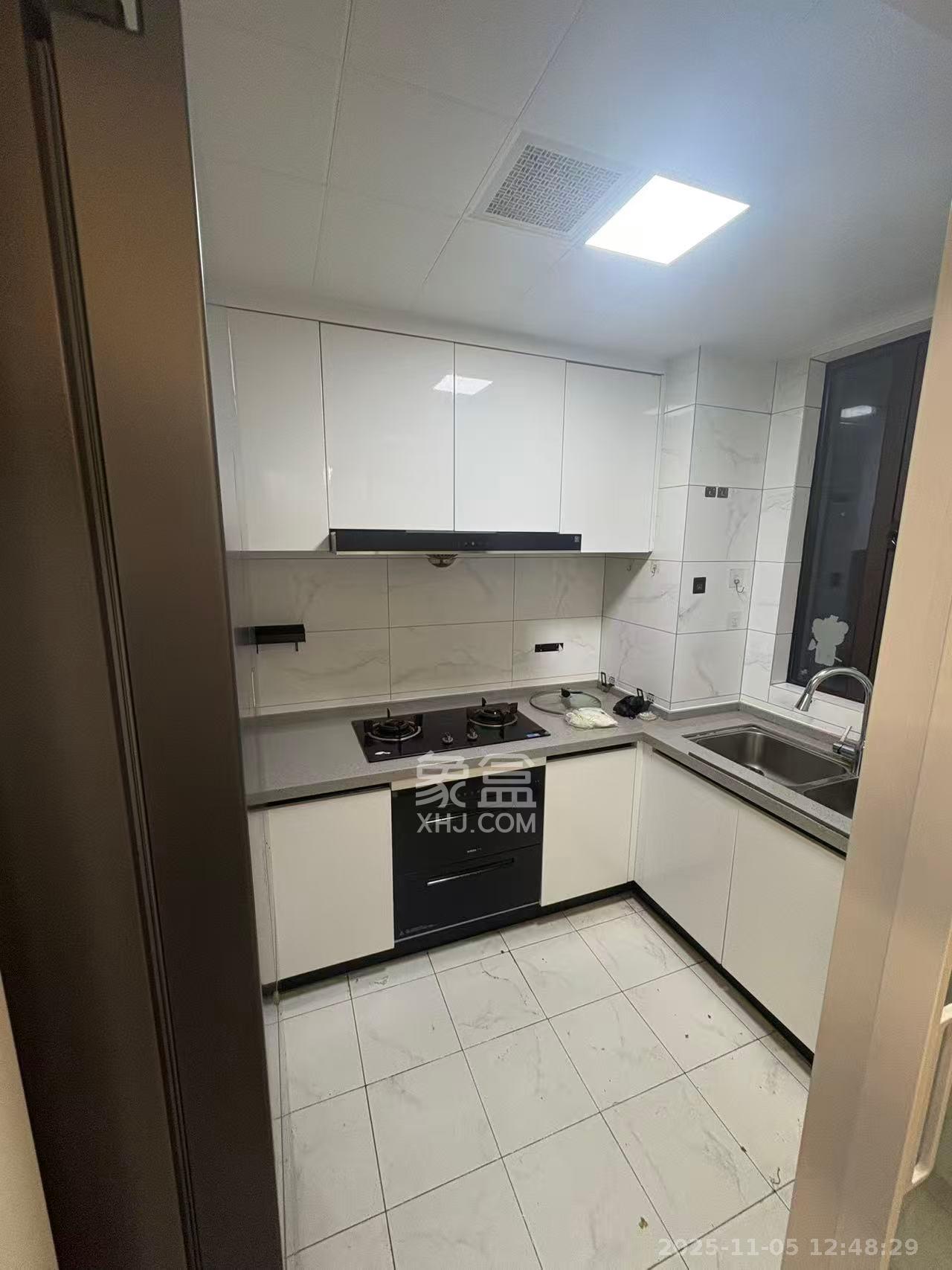 春晖花园  4室2厅2卫    2500.0元/月室内图