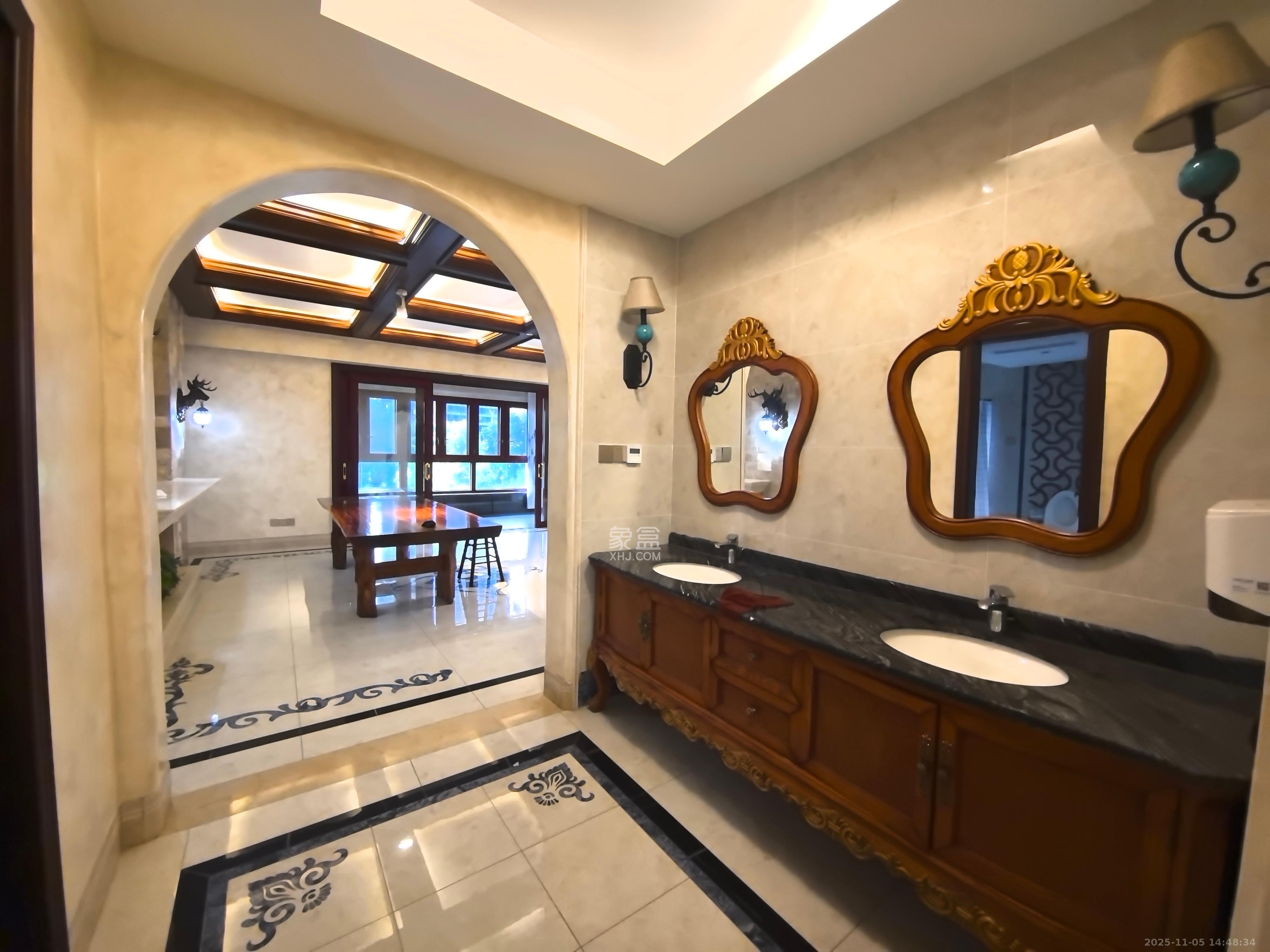 保利国际广场  4室2厅2卫    16000.0元/月室内图