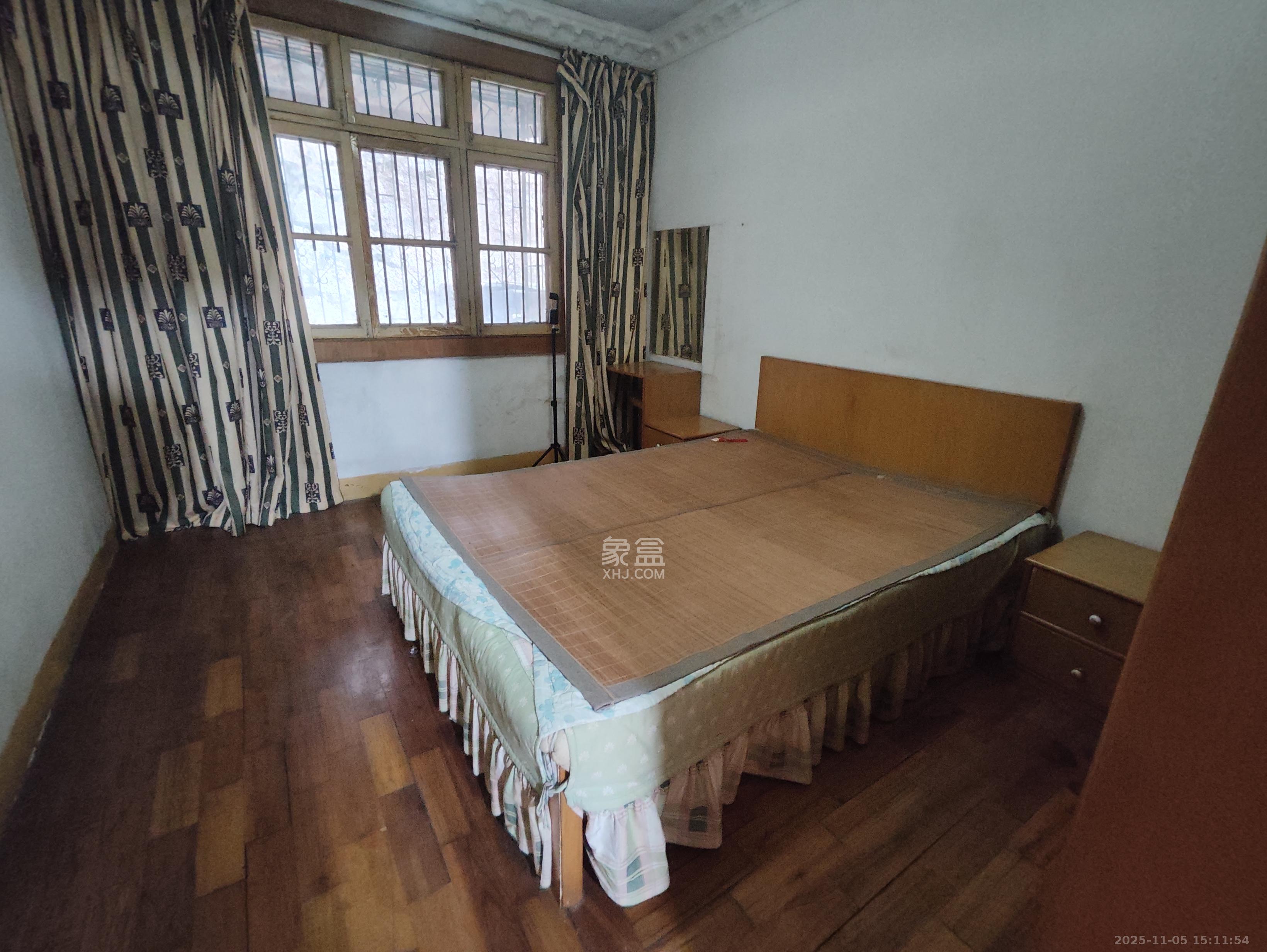 汽制宿舍  2室1厅1卫    1400.0元/月室内图