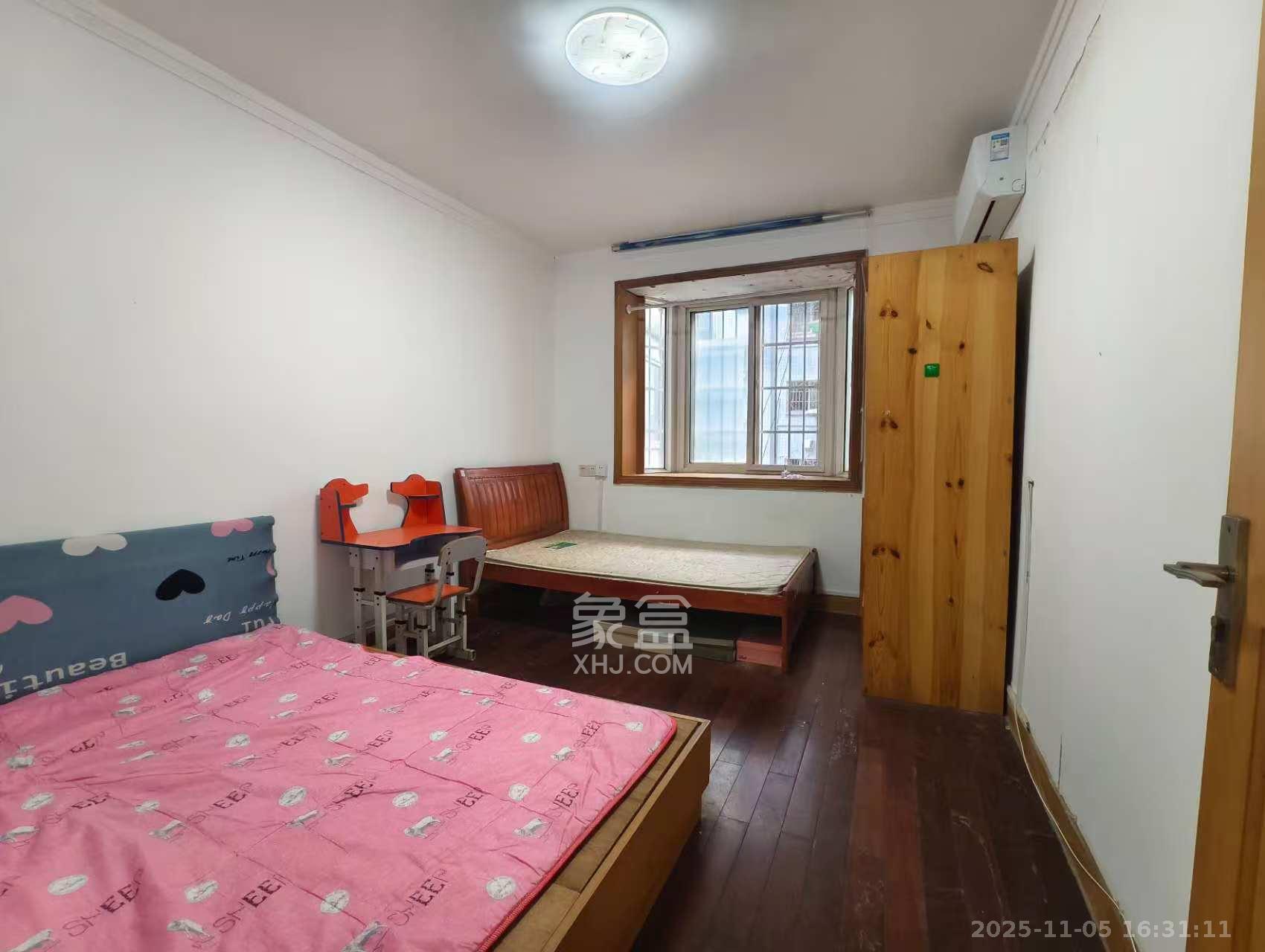 德政园  3室2厅1卫    2300.0元/月室内图