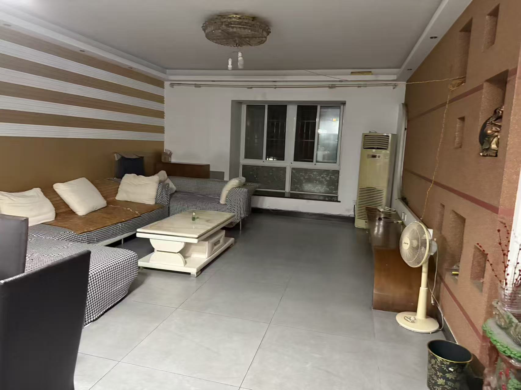 滨湖嘉园（湖滨小区）  3室2厅2卫    2600.0元/月户型图