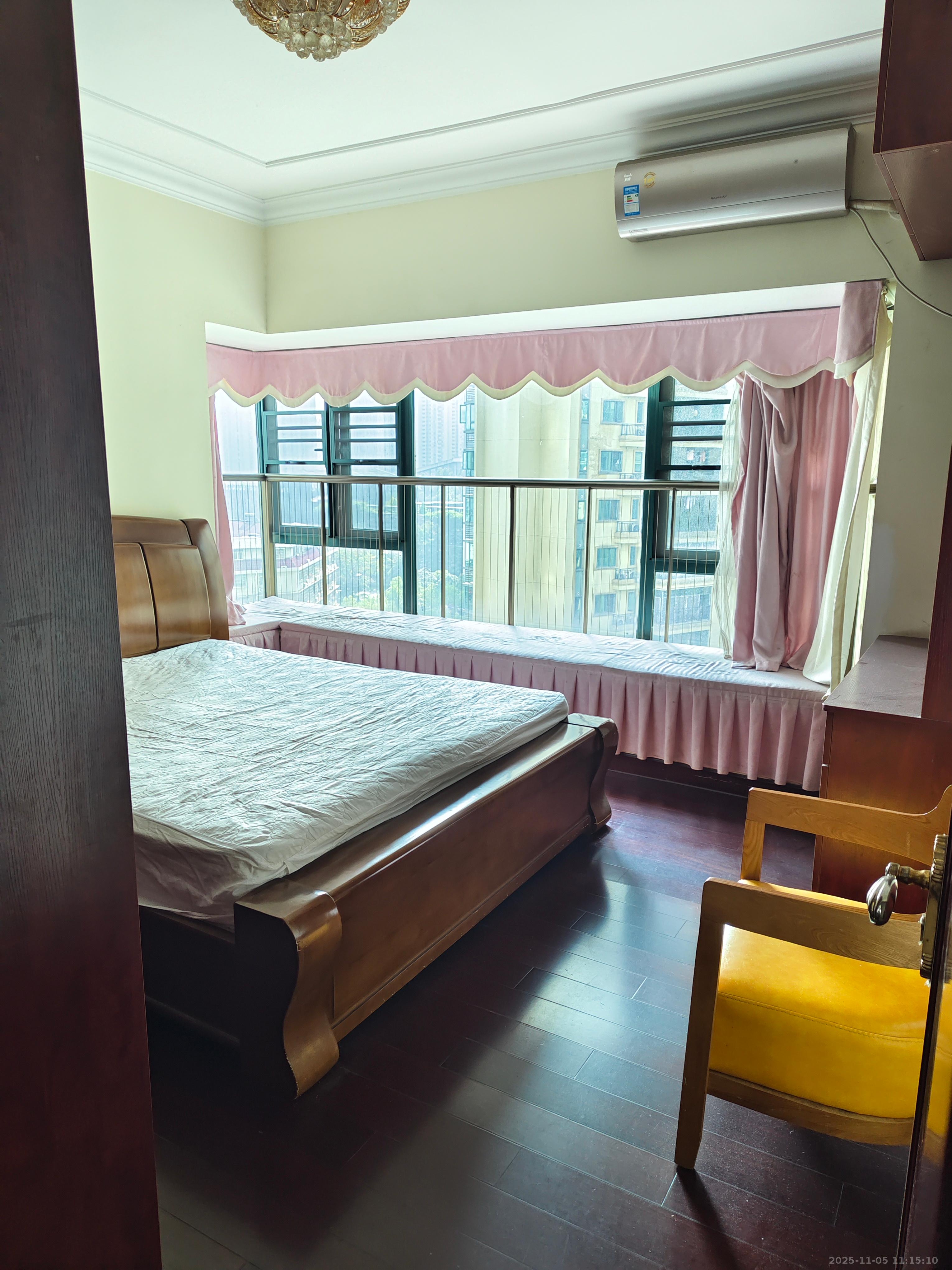 恒大翡翠华庭 3室2厅2卫 2200.0元/月 恒大翡翠华庭 3室2厅2卫 2200.0元/月室内图