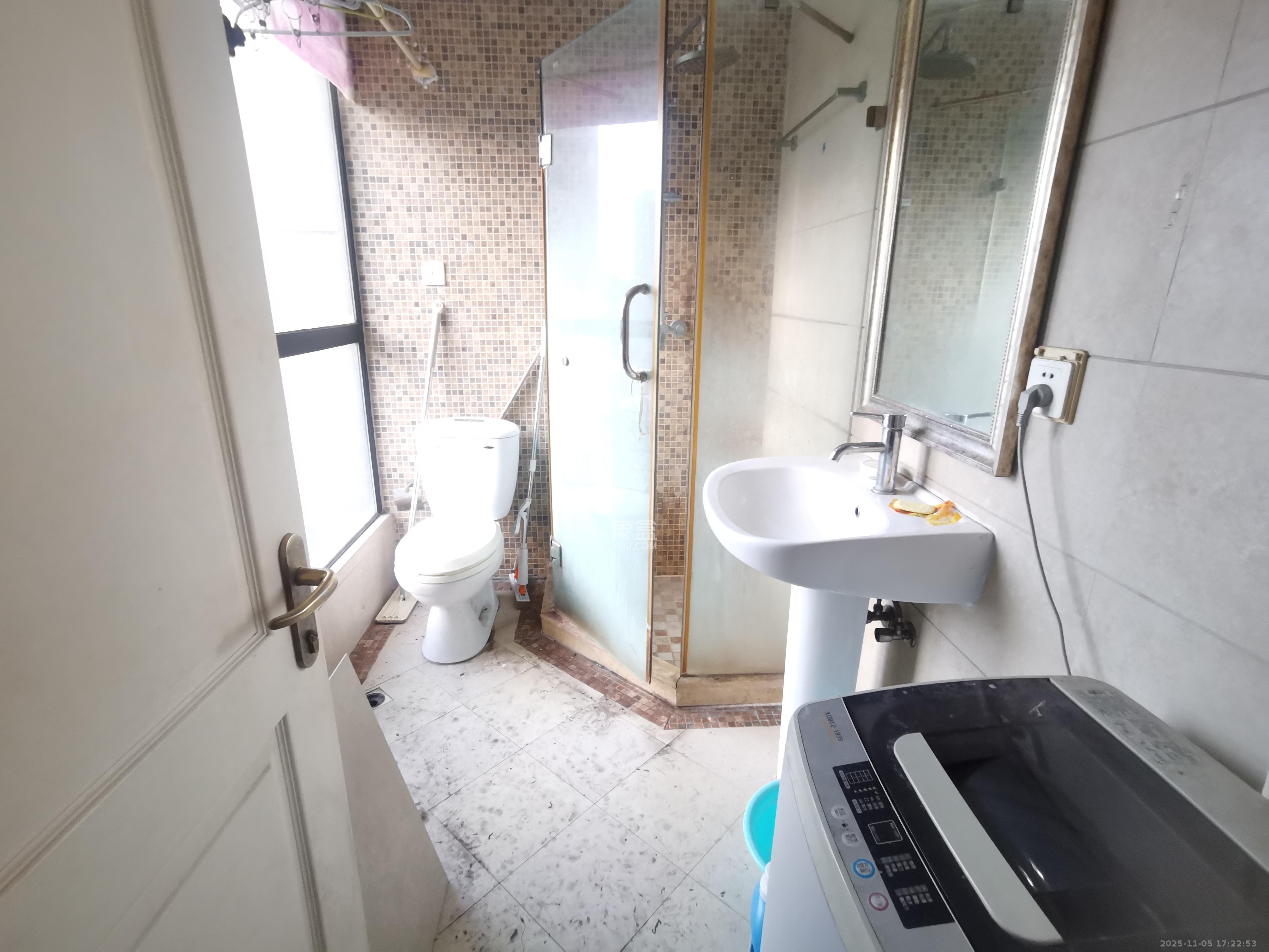 郡原广场  1室1厅1卫    1100.0元/月室内图