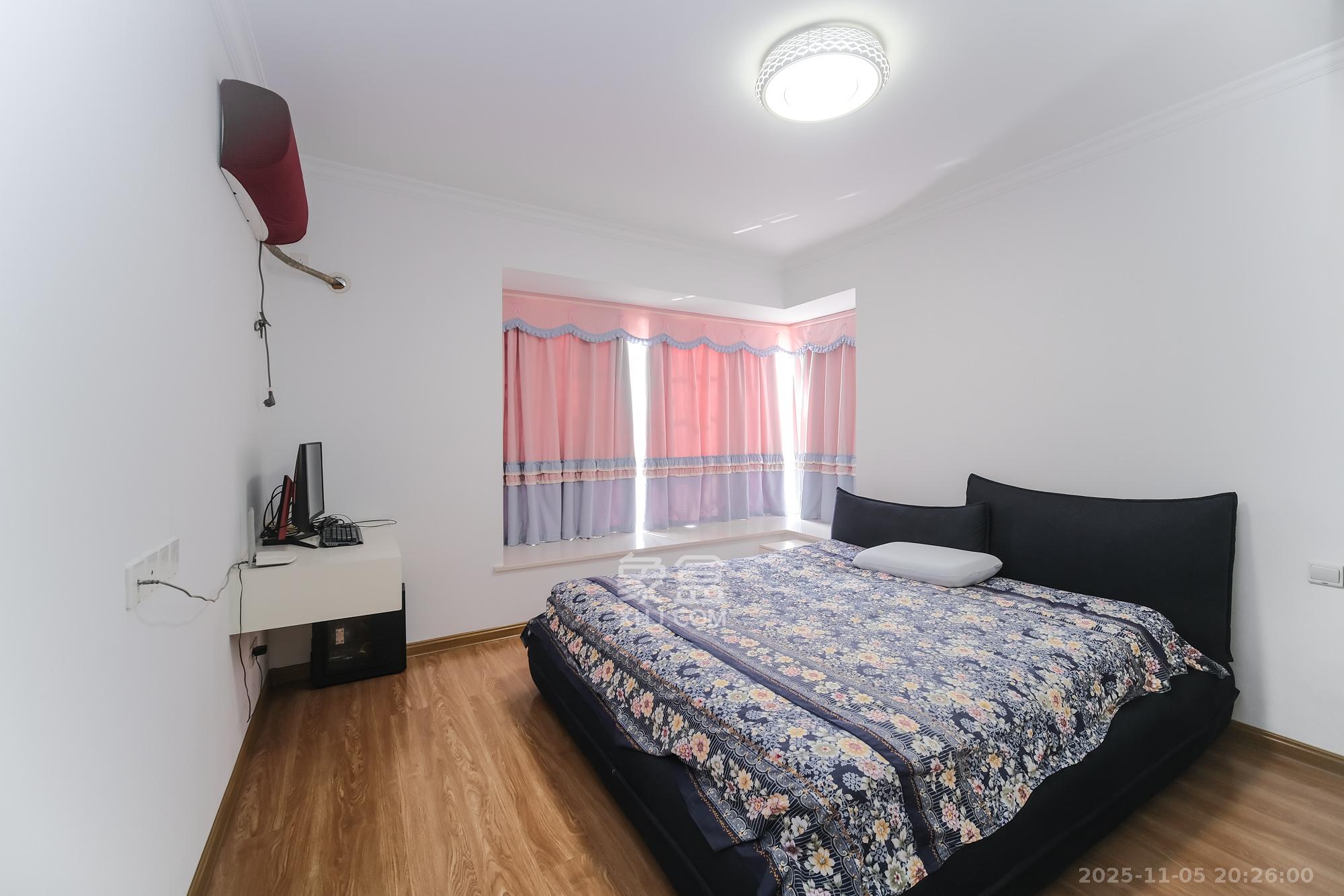 丰源国际 3室2厅1卫 78.0万 丰源国际 3室2厅1卫 78.0万卧室