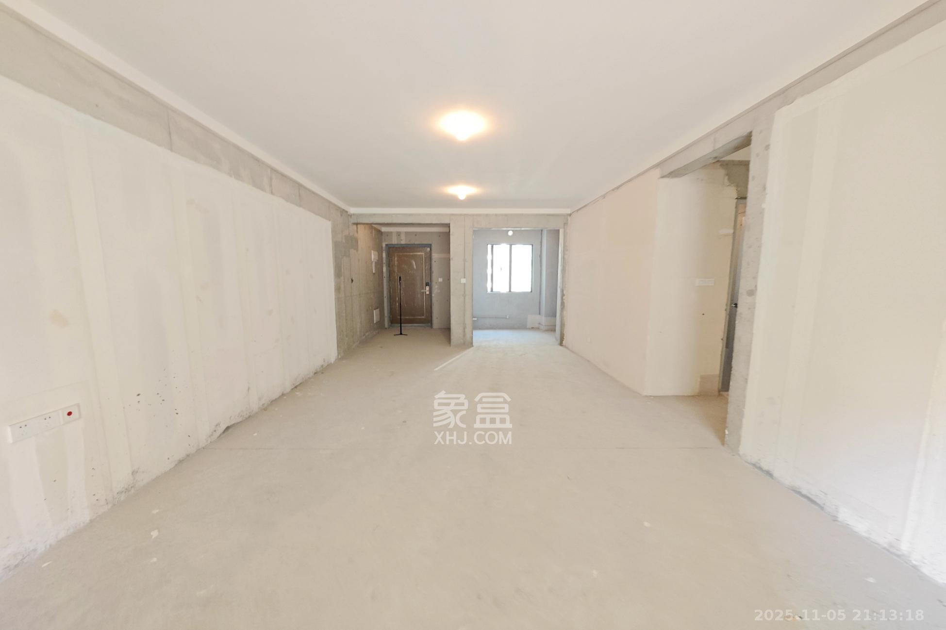 旭辉国悦府 4室2厅2卫 140.0万 旭辉国悦府 4室2厅2卫 140.0万客厅