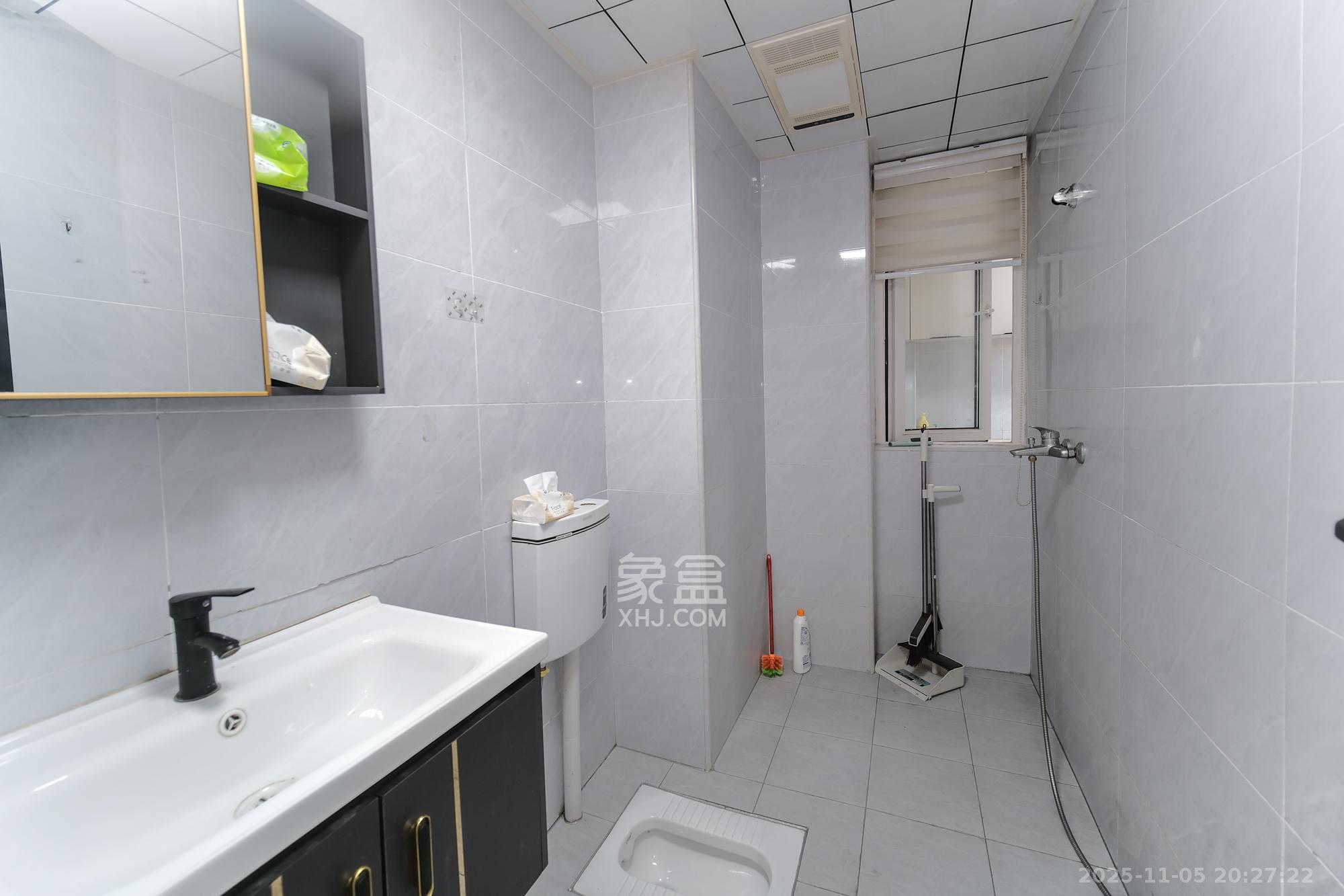 保利香槟国际 3室2厅1卫 86.0万 保利香槟国际 3室2厅1卫 86.0万卫生间