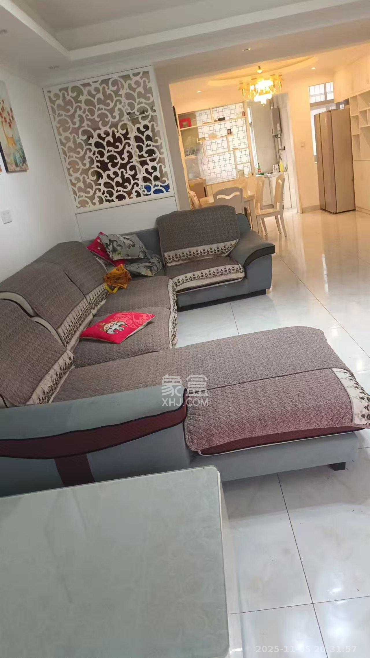 锑都家园  3室2厅2卫    1600.0元/月室内图