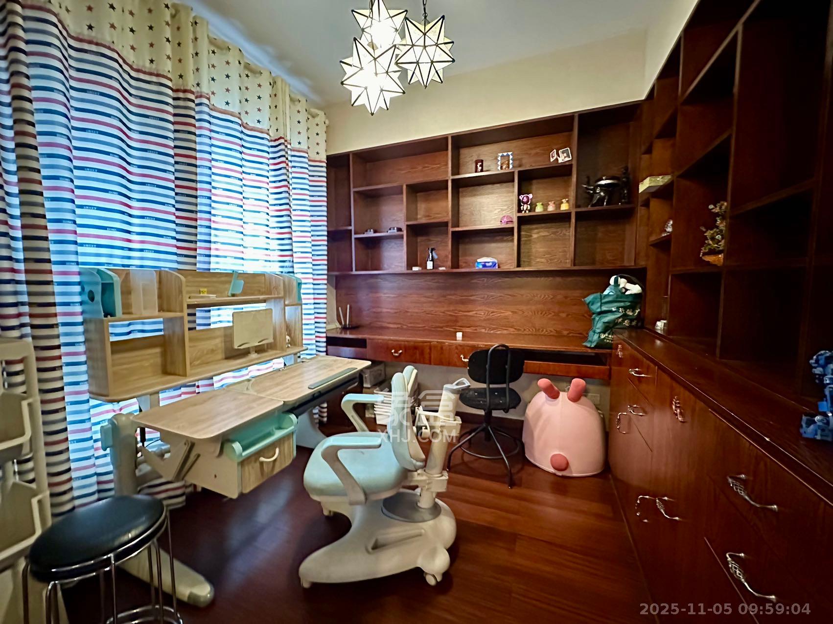 达美D6区  4室2厅2卫    2800.0元/月室内图