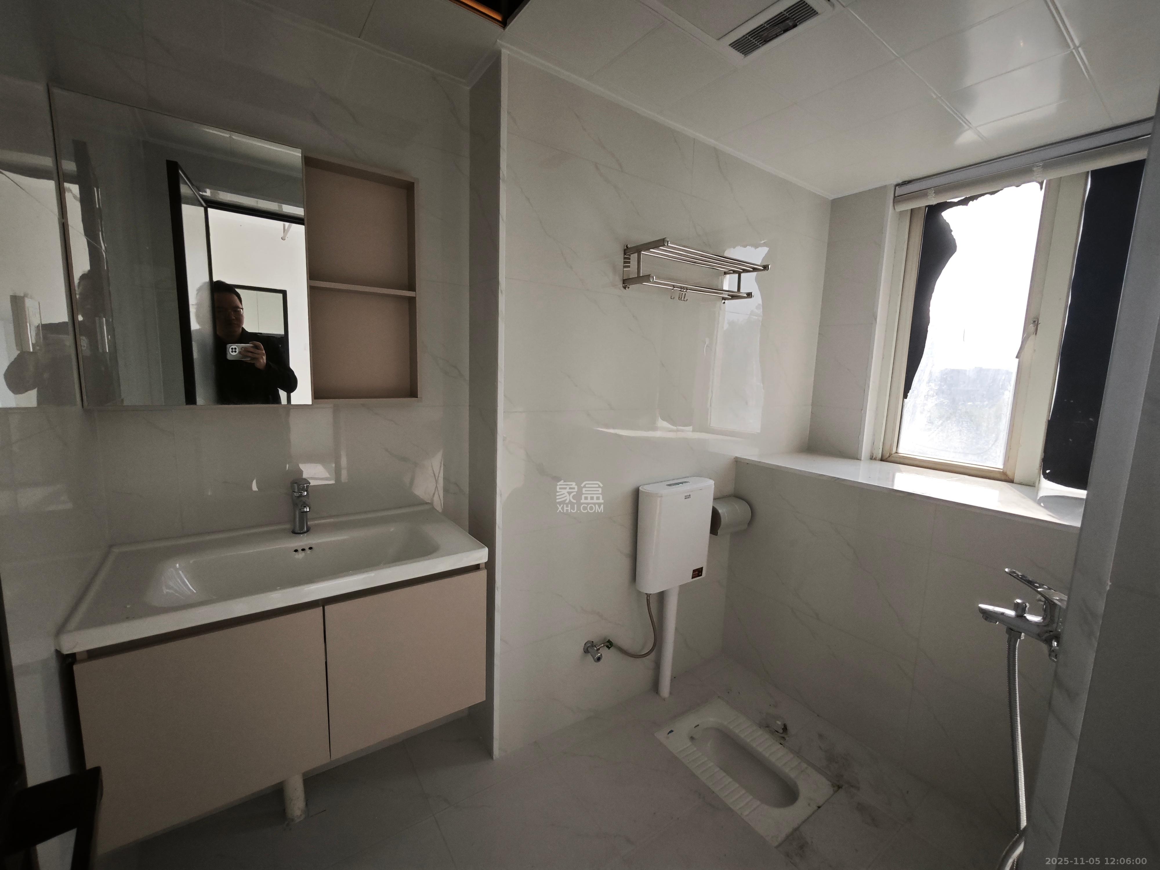 汇金城/嘉华城一期  2室2厅1卫    2300.0元/月室内图