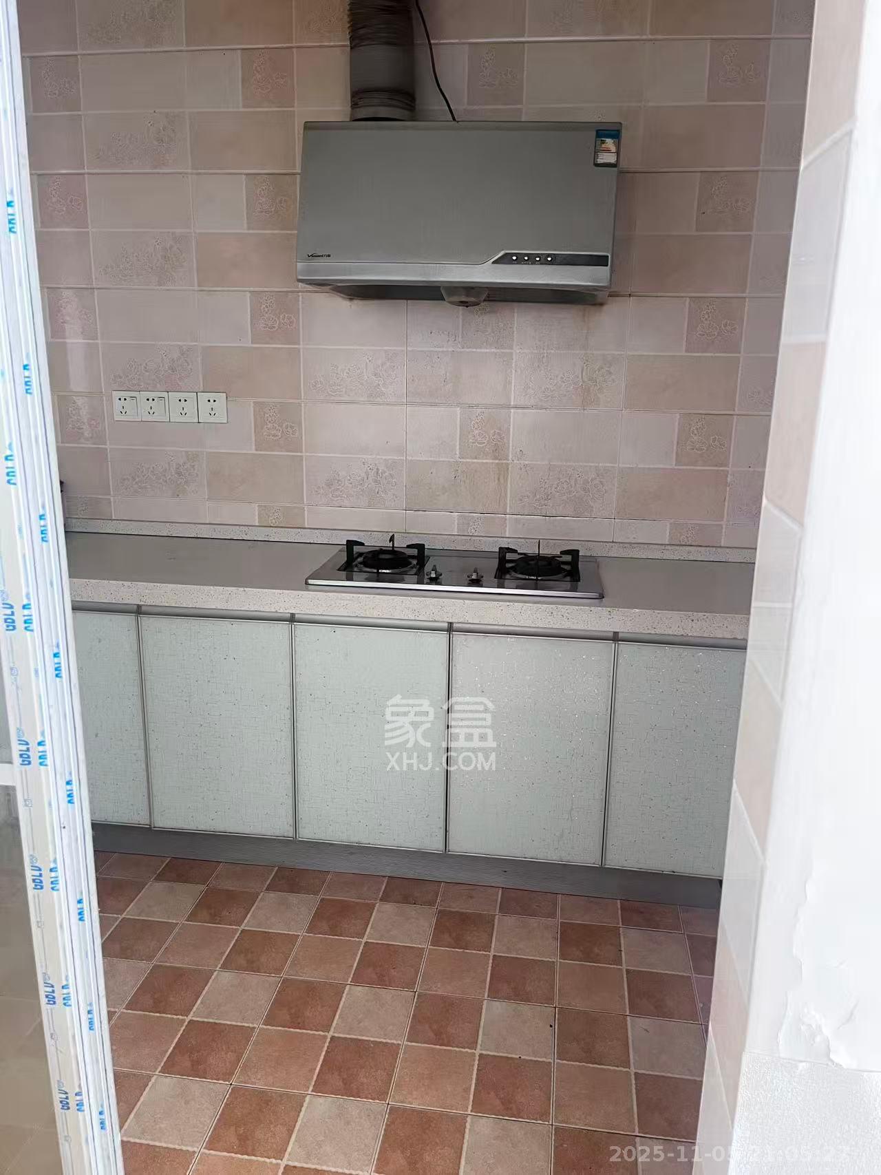 米兰春天  3室2厅1卫    1600.0元/月室内图