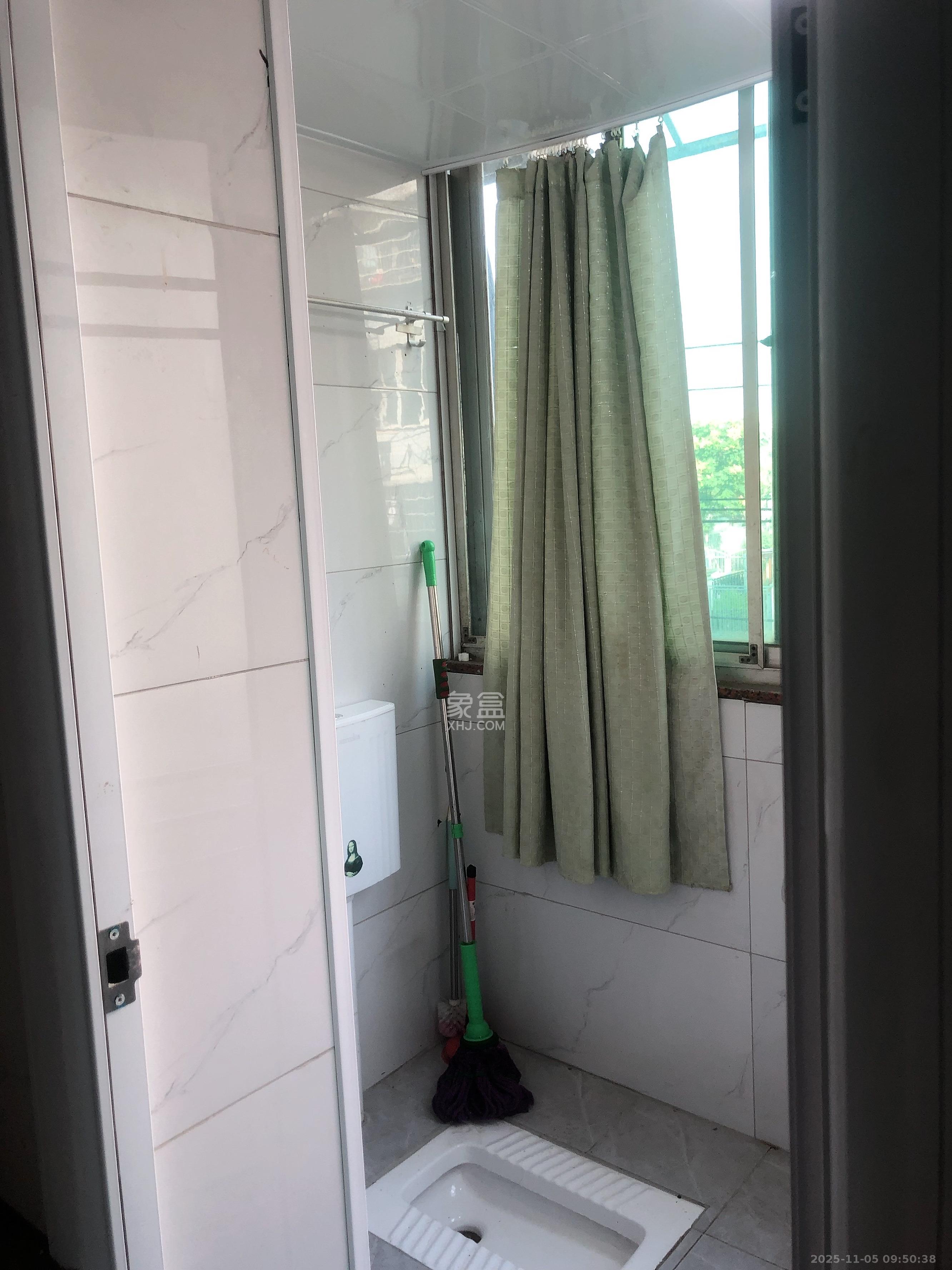 石岭小区A区 1室1厅1卫 1500.0元/月 石岭小区A区 1室1厅1卫 1500.0元/月室内图