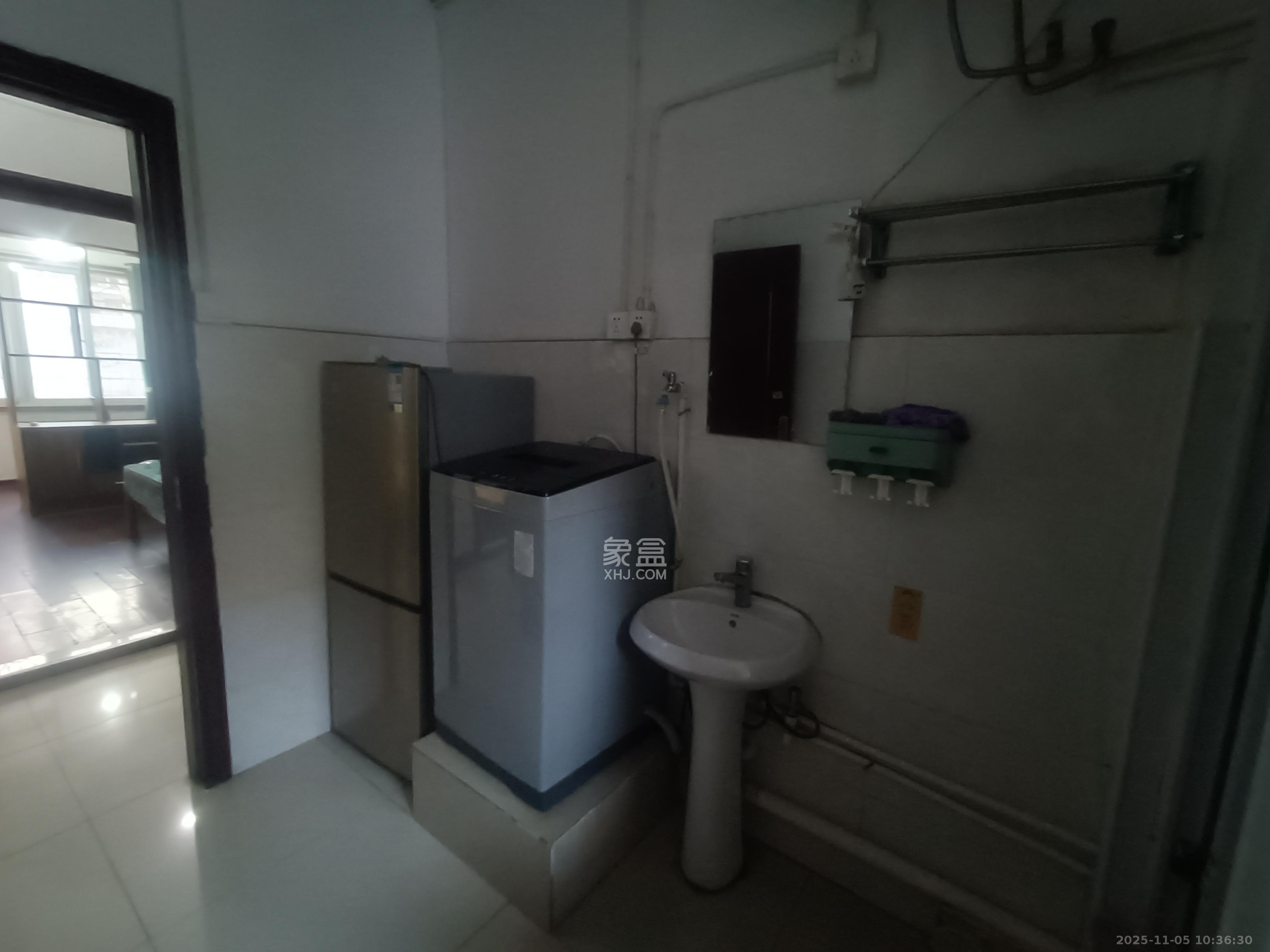 高桥粮油市场(高桥一号小区) 1室0厅0卫 800.0元/月 高桥粮油市场(高桥一号小区) 1室0厅0卫 800.0元/月室内图