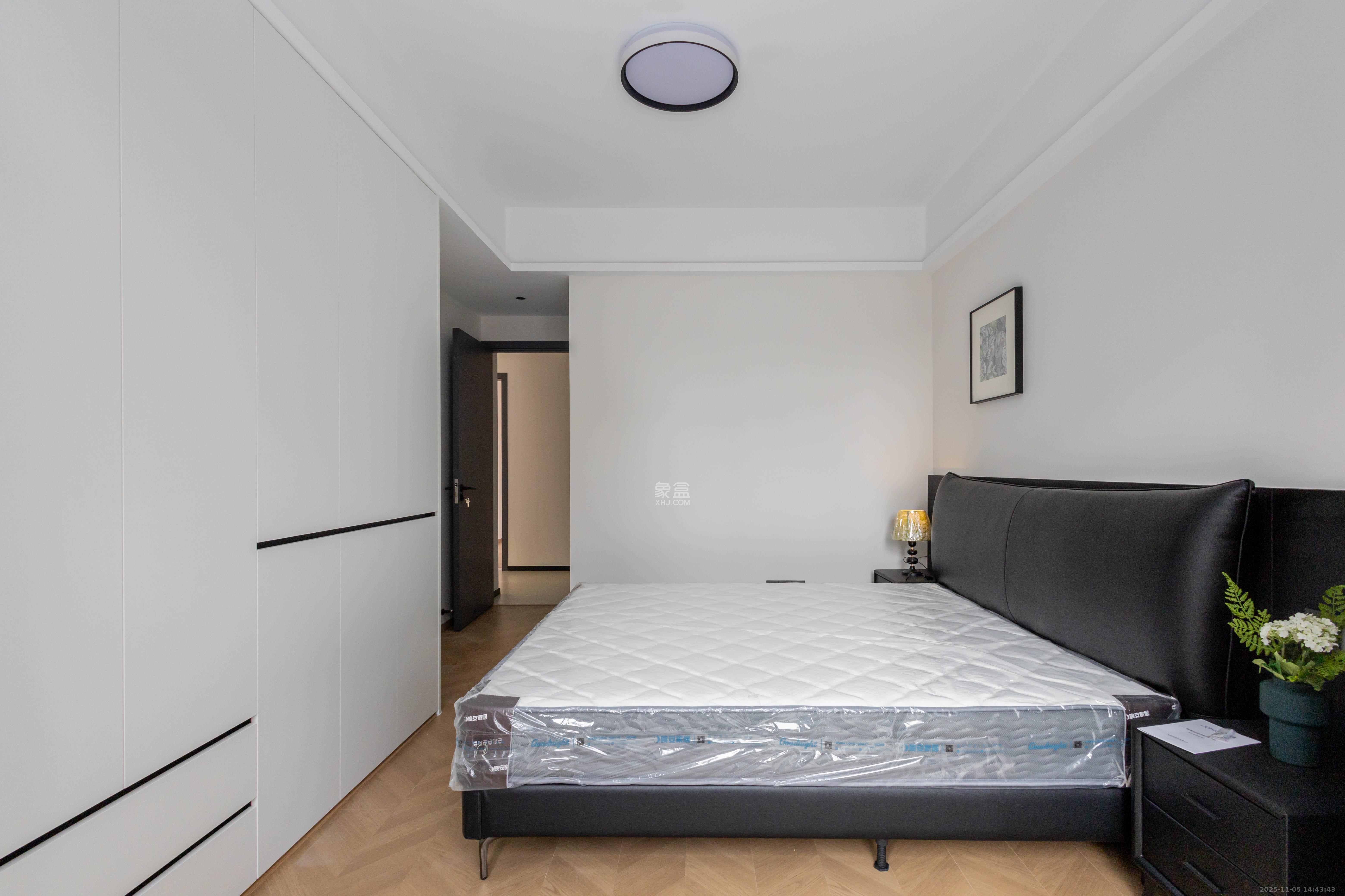 紫御江山 1室0厅0卫 92.8万 紫御江山 1室0厅0卫 92.8万卧室