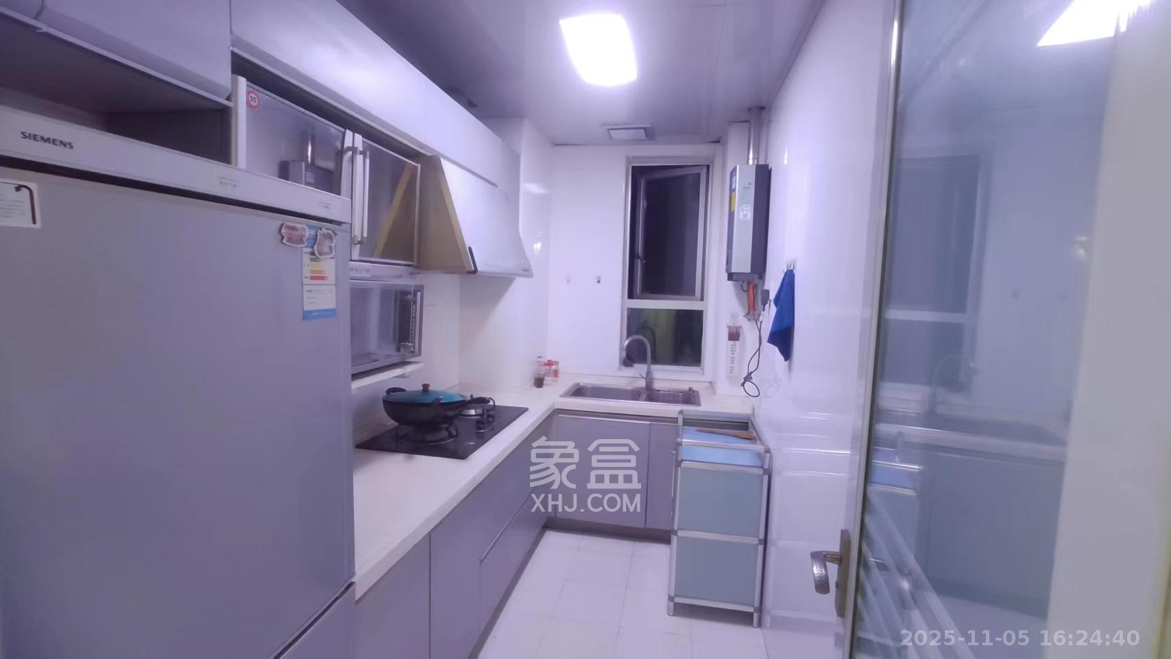 左岸右岸  2室1厅1卫    2100.0元/月室内图