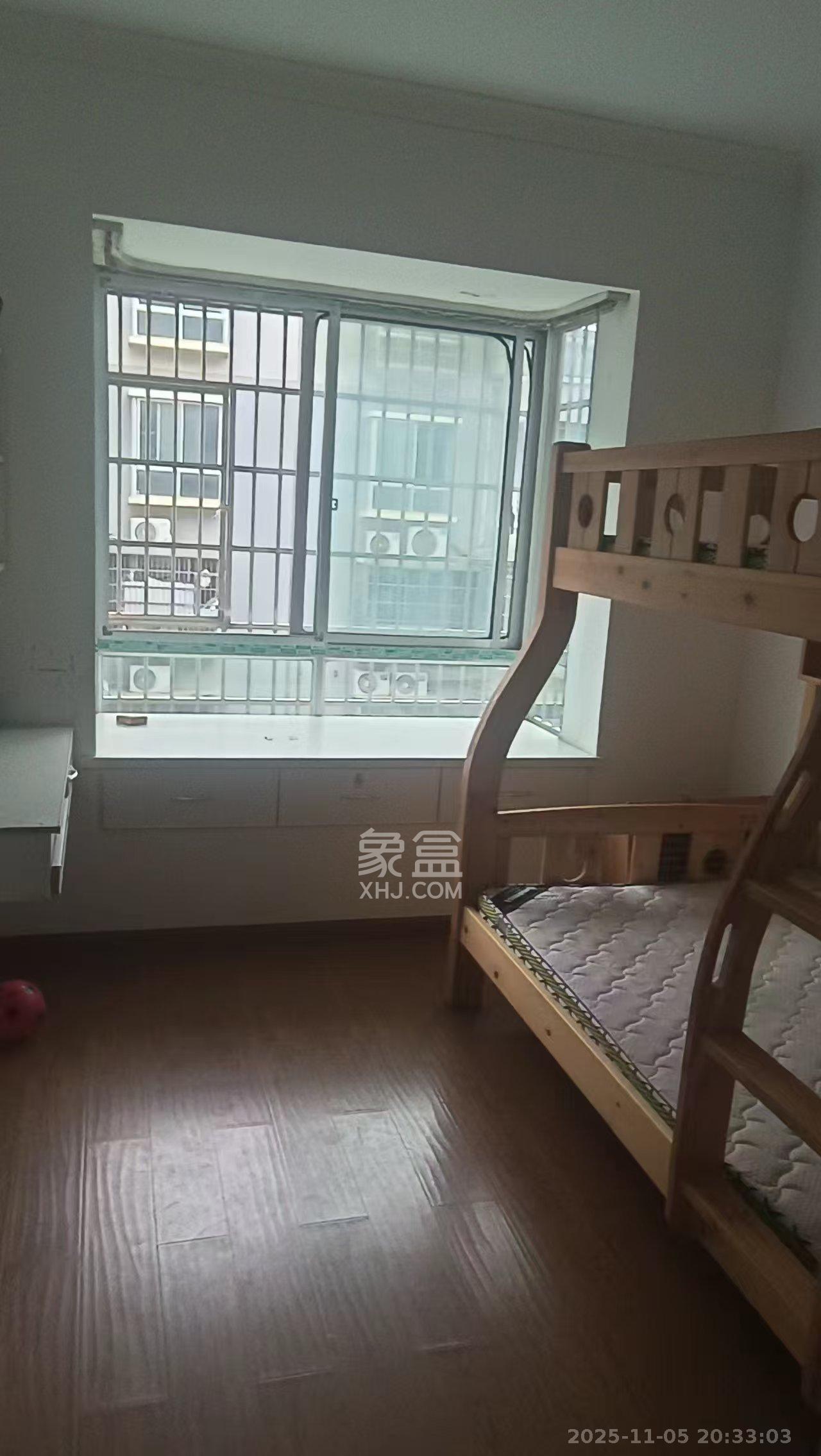 锑都家园  3室2厅2卫    1600.0元/月室内图