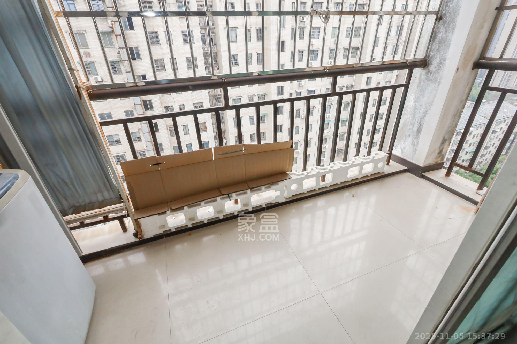 雄海花园  2室1厅1卫    2100.0元/月室内图