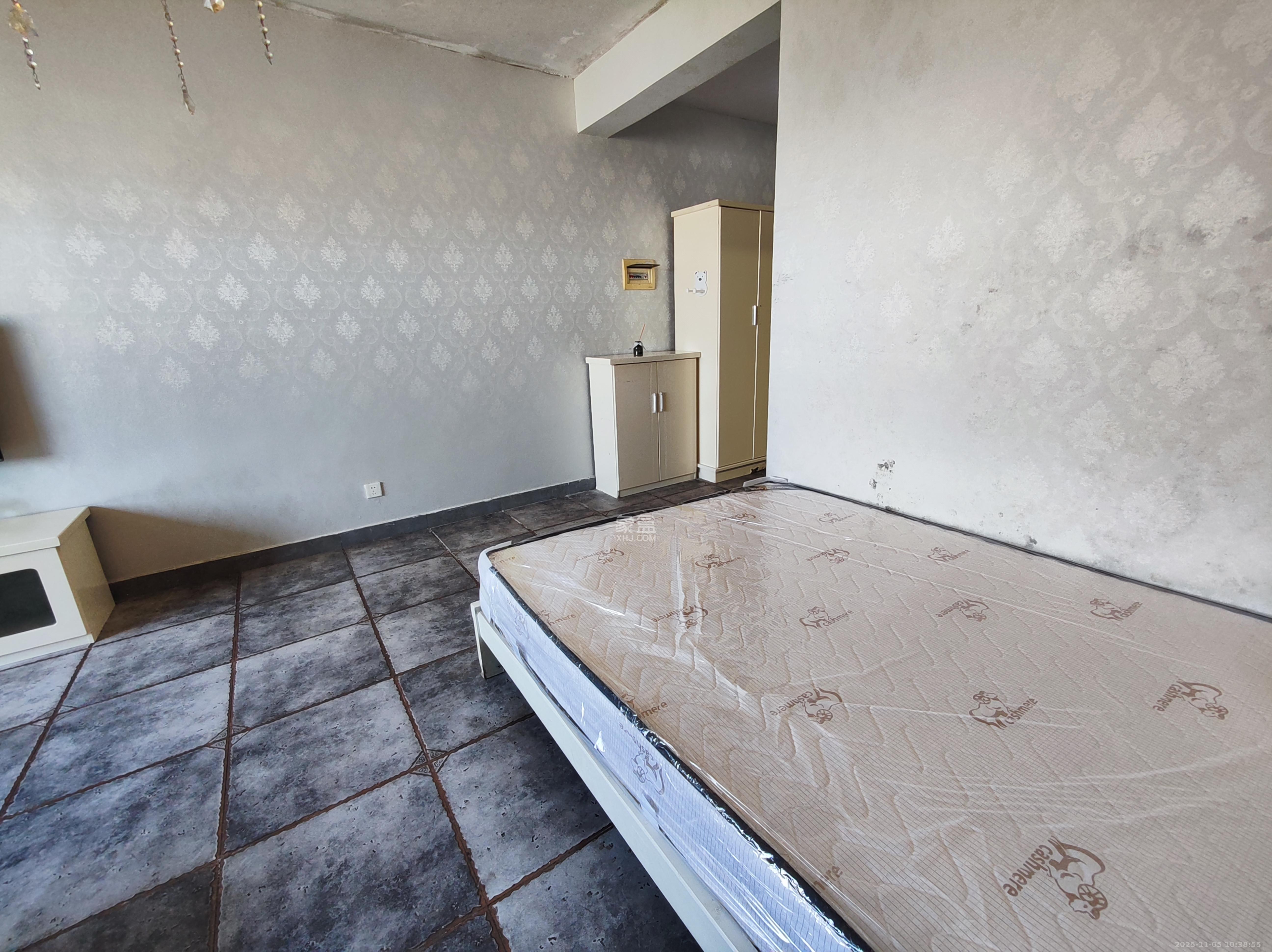 锦湘国际星城三期（锦绣苑）  1室1厅1卫    1500.0元/月室内图