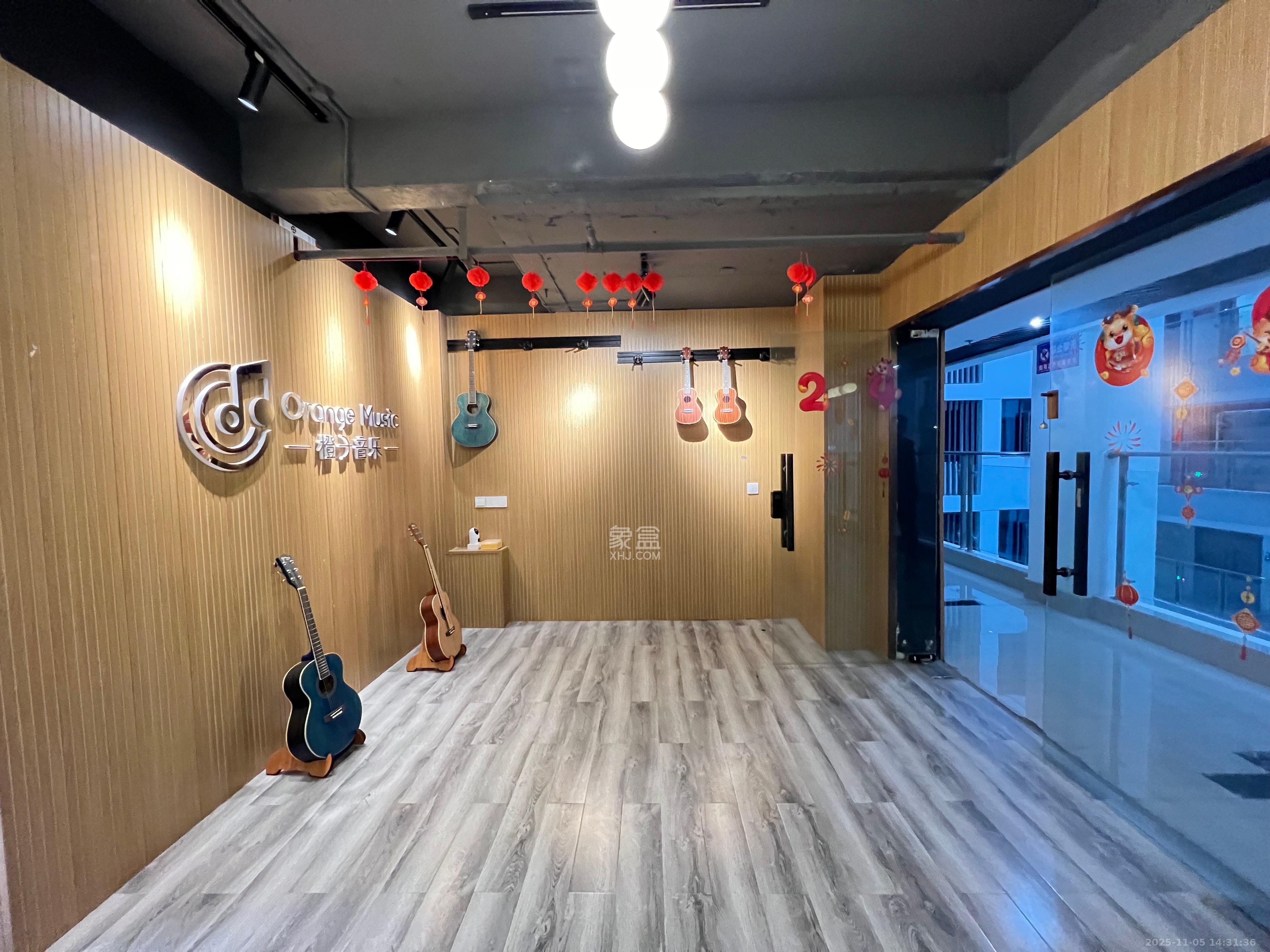 长房中庭国际（东郡华蓉广场）  2室2厅1卫    5500.0元/月室内图