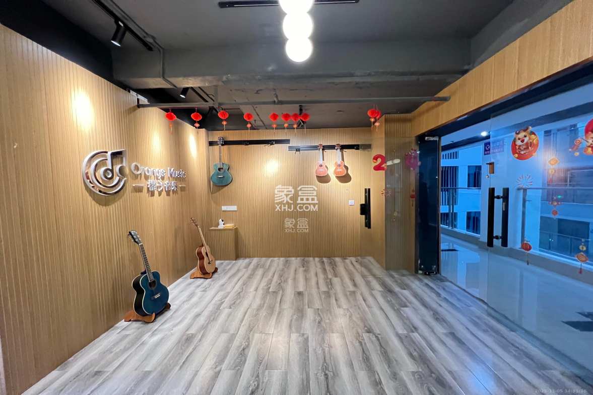 长房中庭国际(东郡华蓉广场) 2室2厅1卫 5500.0元/月 长房中庭国际(东郡华蓉广场) 2室2厅1卫 5500.0元/月室内图