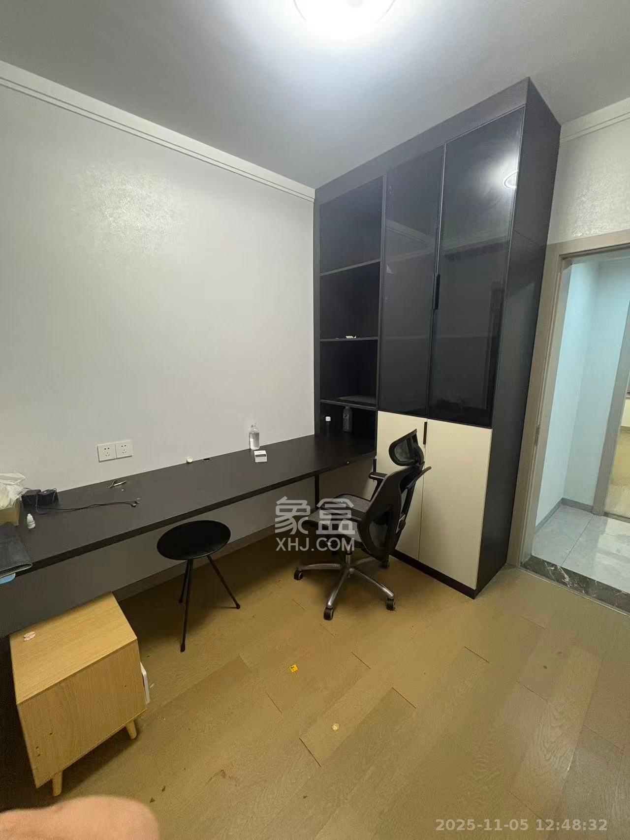 春晖花园 4室2厅2卫 2500.0元/月 春晖花园 4室2厅2卫 2500.0元/月室内图