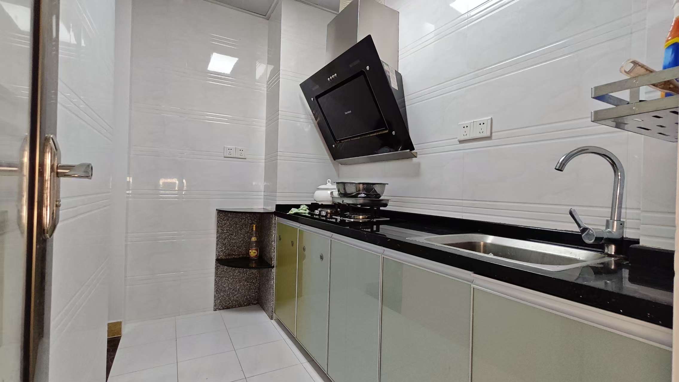 江海郡  2室1厅1卫    2500.0元/月室内图