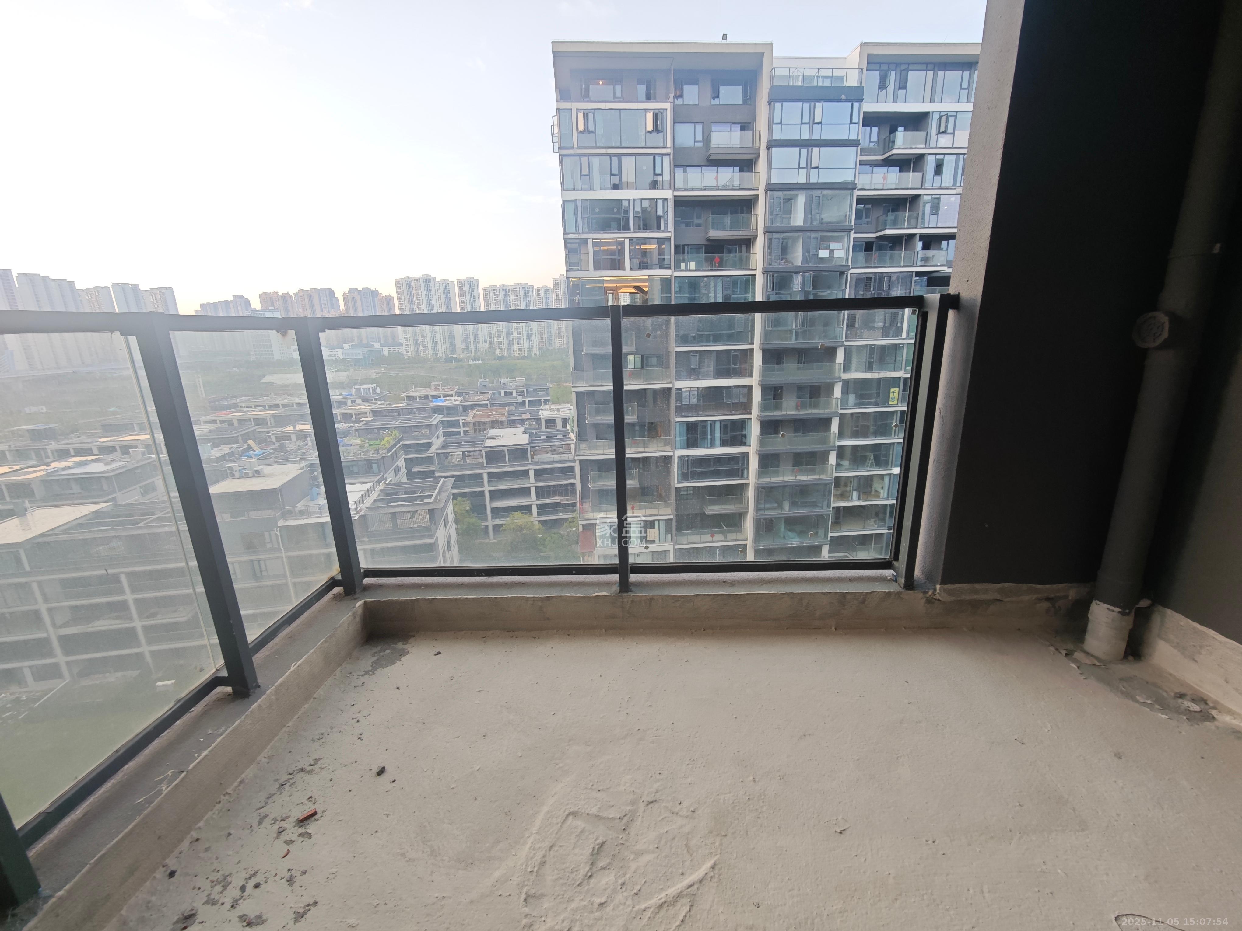 新城明昱东方  4室2厅2卫    4500.0元/月室内图