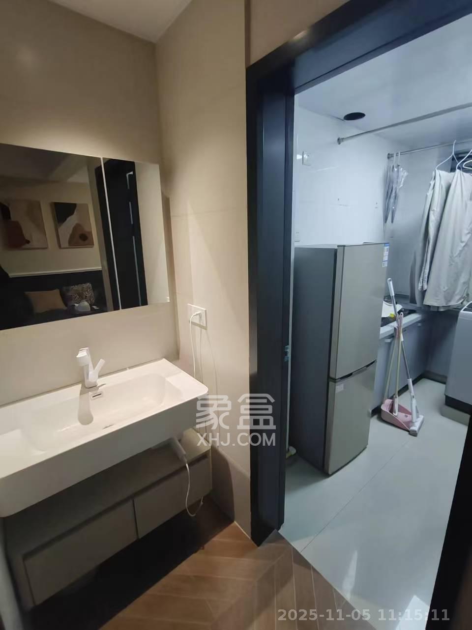 中天广场  1室1厅1卫    1800.0元/月室内图