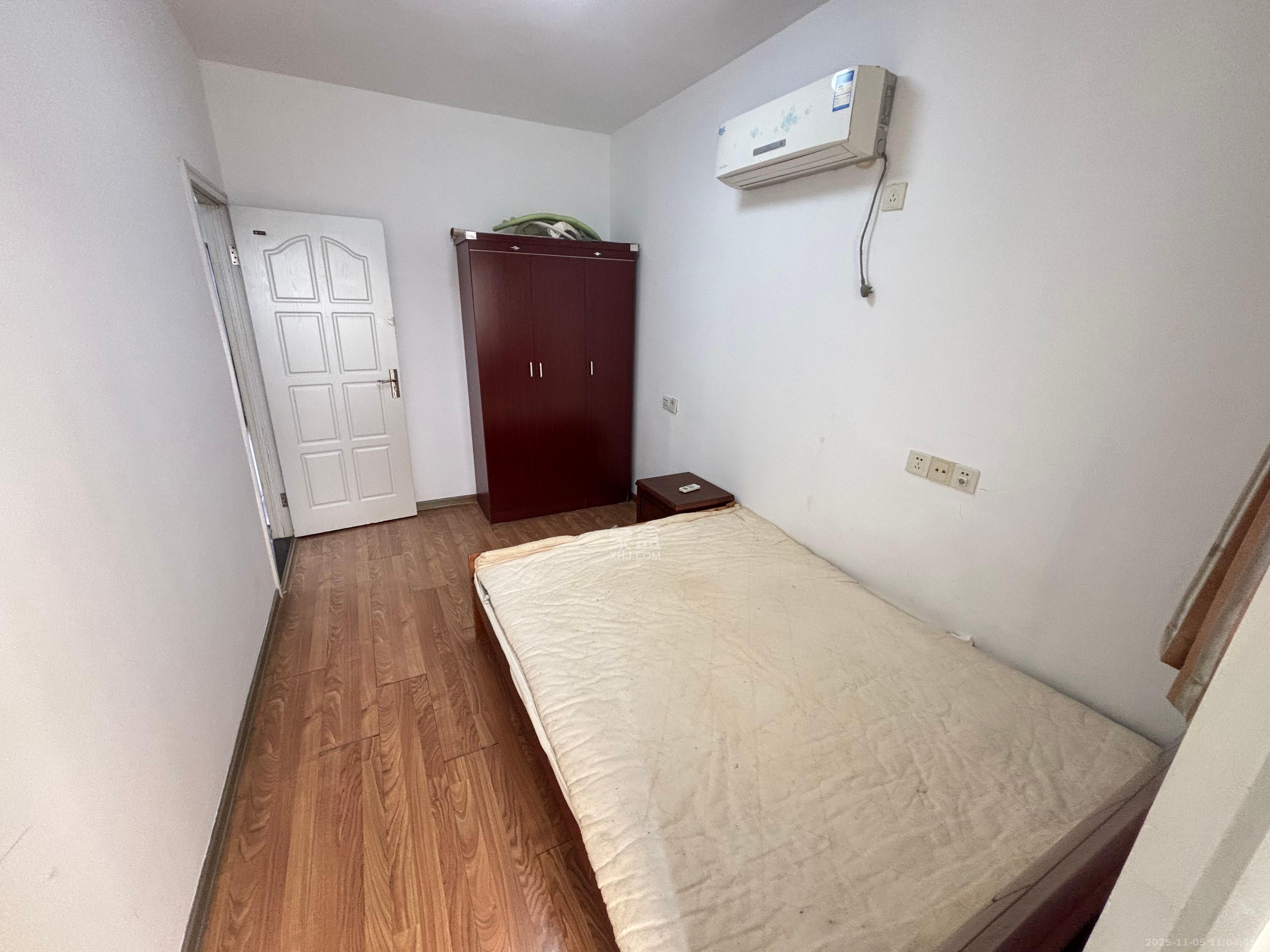 巧克力空间（建鸿达现代大厦）  2室2厅1卫    2000.0元/月室内图