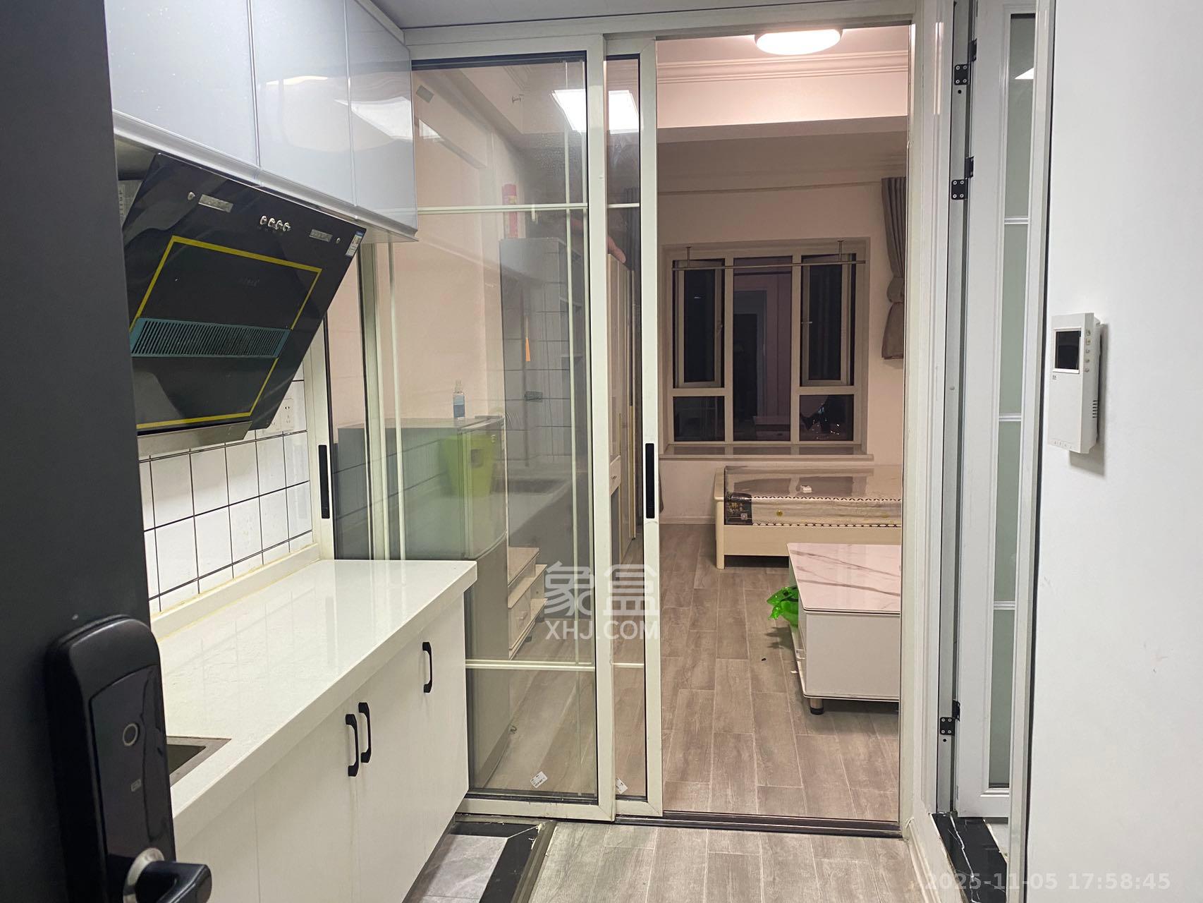 芙蓉万国城MOMA（卓越汇富苑）  1室1厅1卫    1300.0元/月室内图