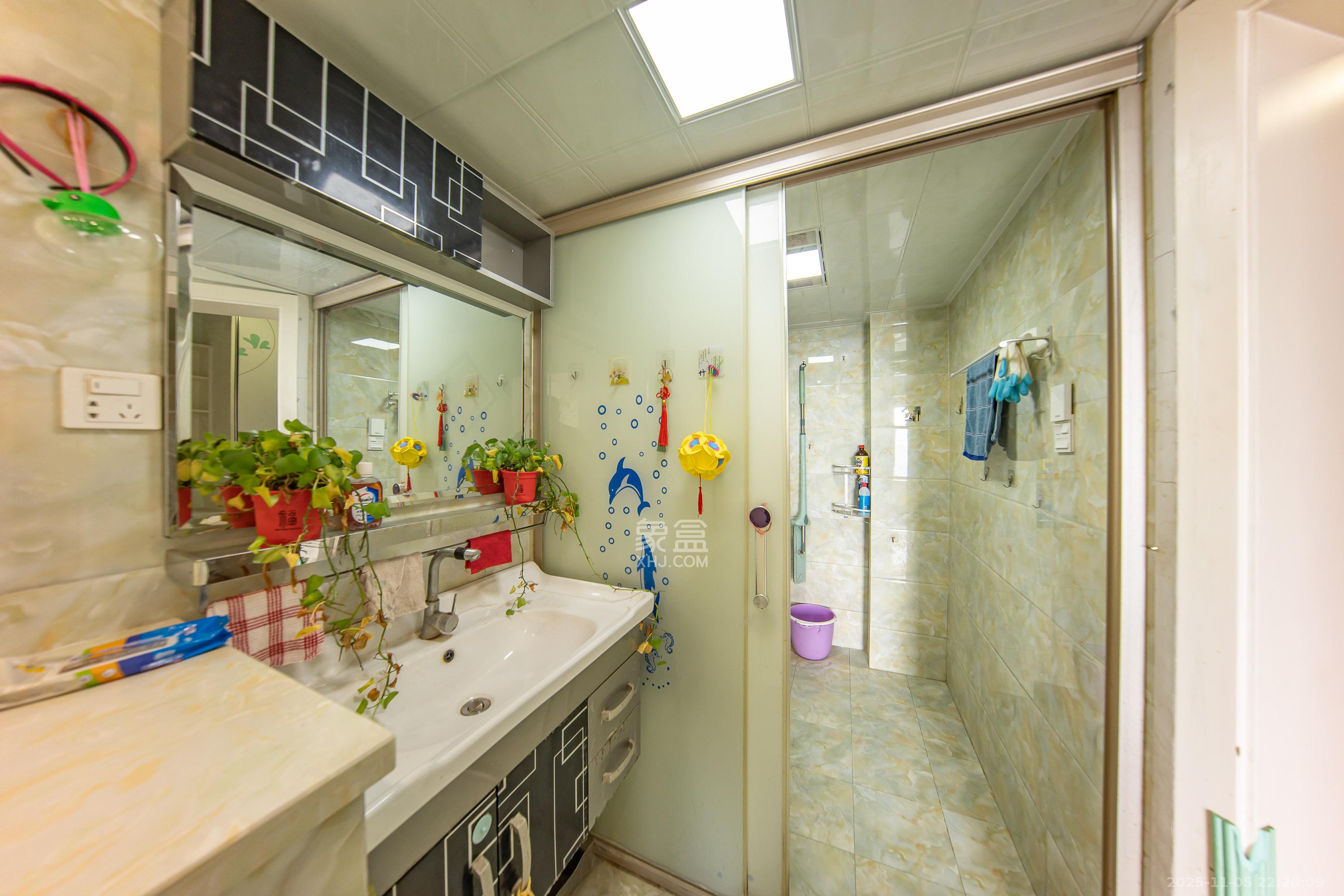 华润橡树湾  3室2厅1卫    69.0万卫生间