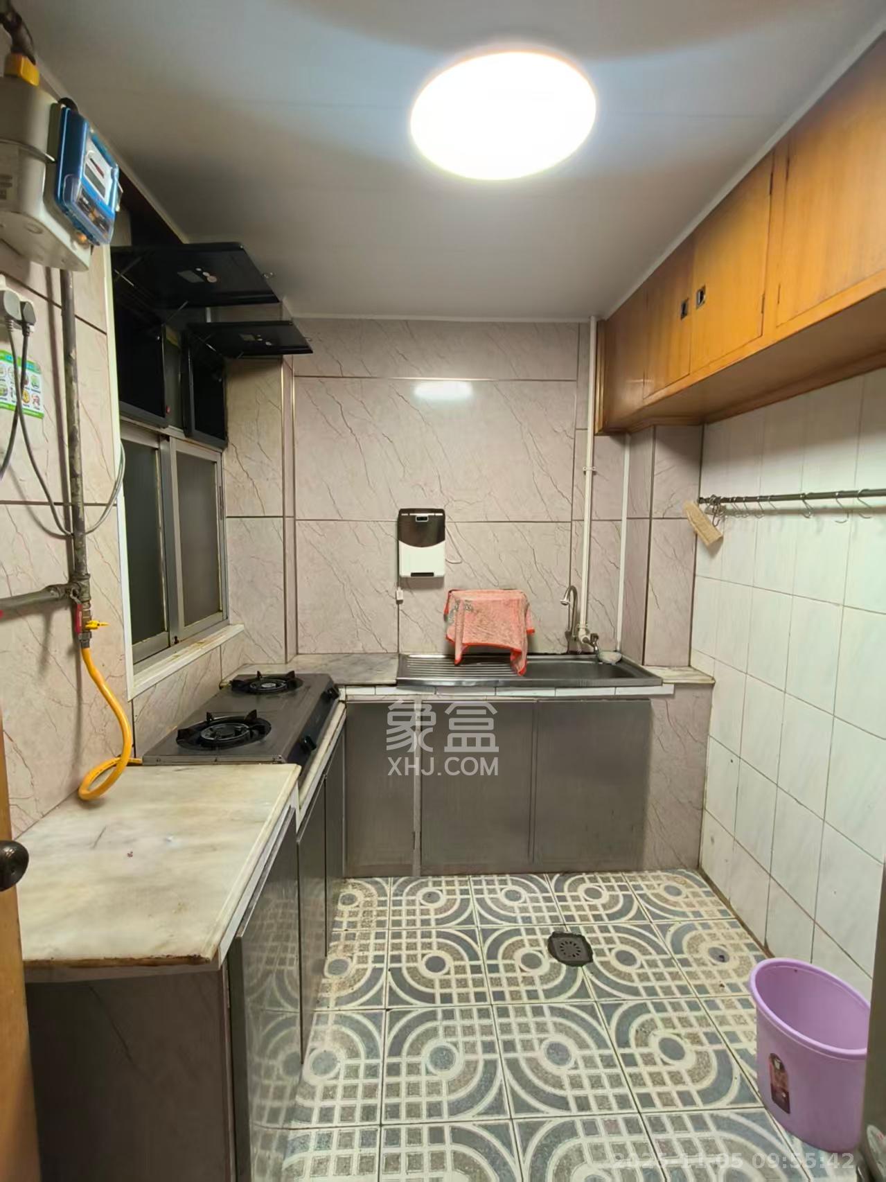 城市花园 2室1厅1卫 2100.0元/月 城市花园 2室1厅1卫 2100.0元/月室内图