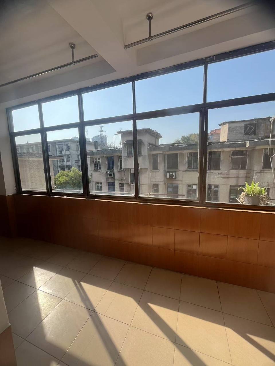 桥南电力局 3室2厅1卫 980.0元/月 桥南电力局 3室2厅1卫 980.0元/月室内图