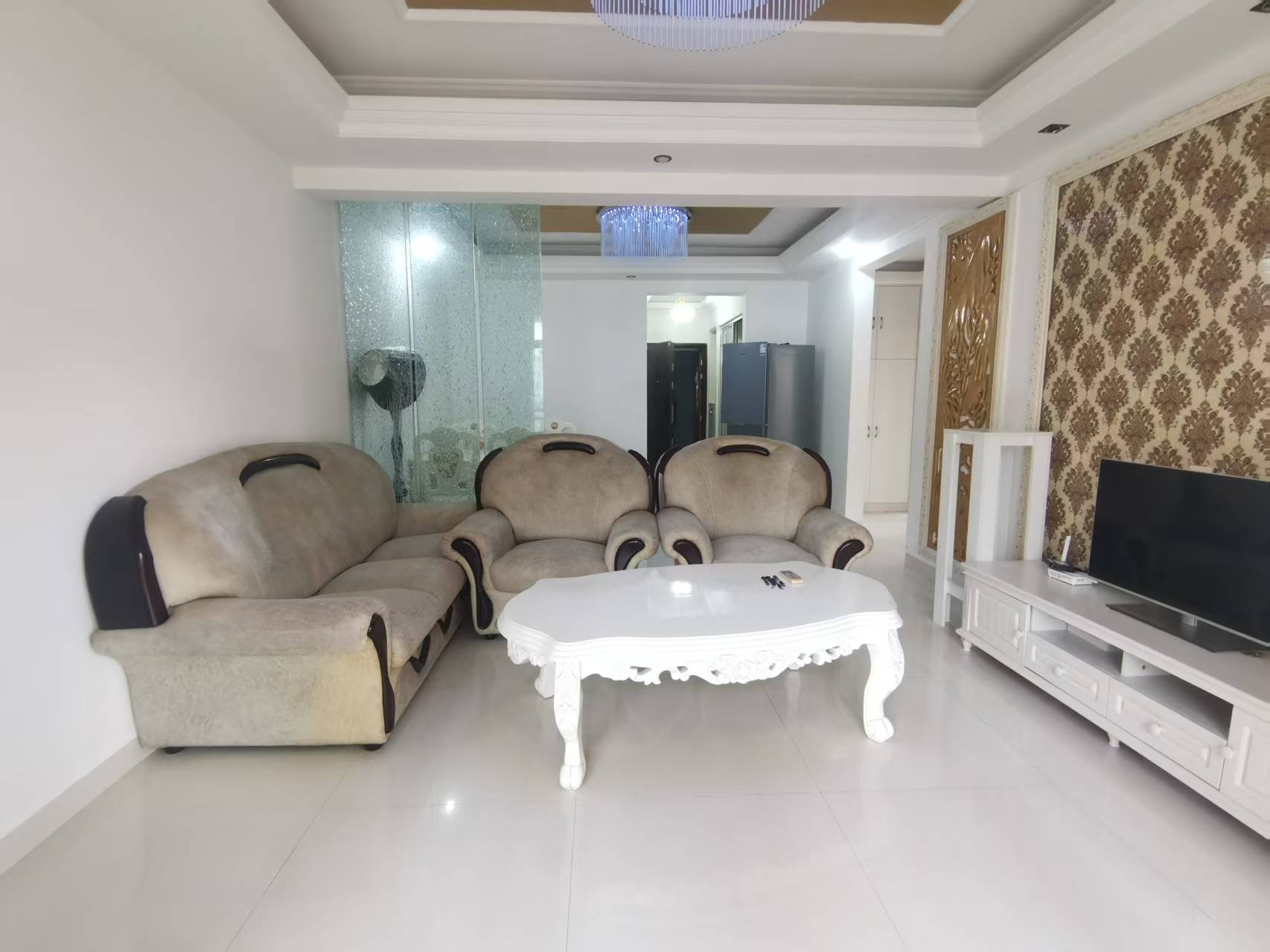 帝和华庭 2室2厅1卫 2600.0元/月 帝和华庭 2室2厅1卫 2600.0元/月室内图