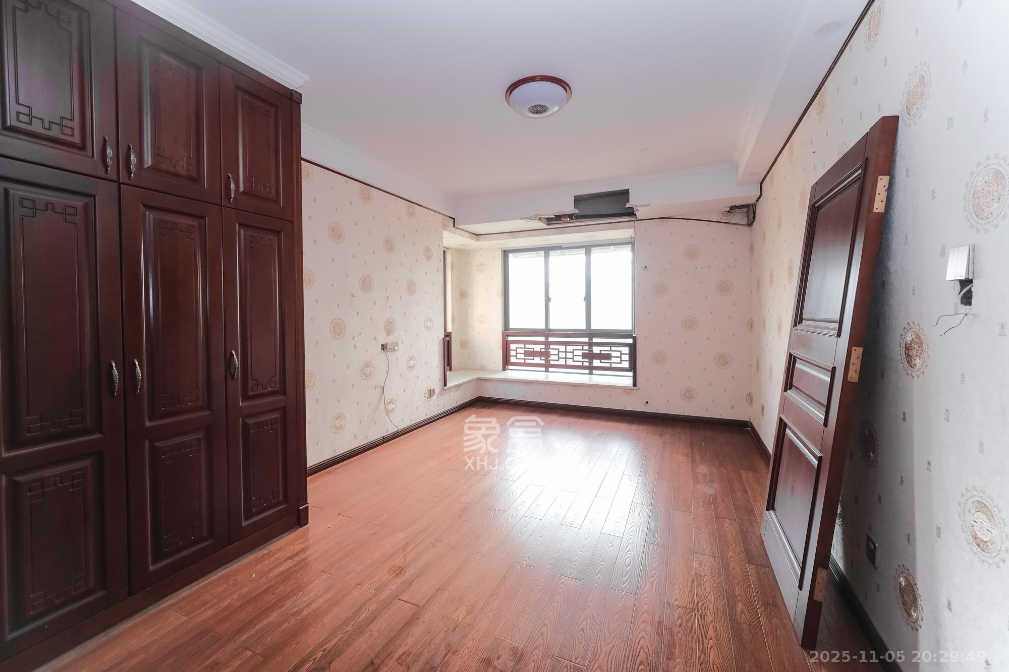 好望谷 3室2厅2卫 62.0万 好望谷 3室2厅2卫 62.0万卧室