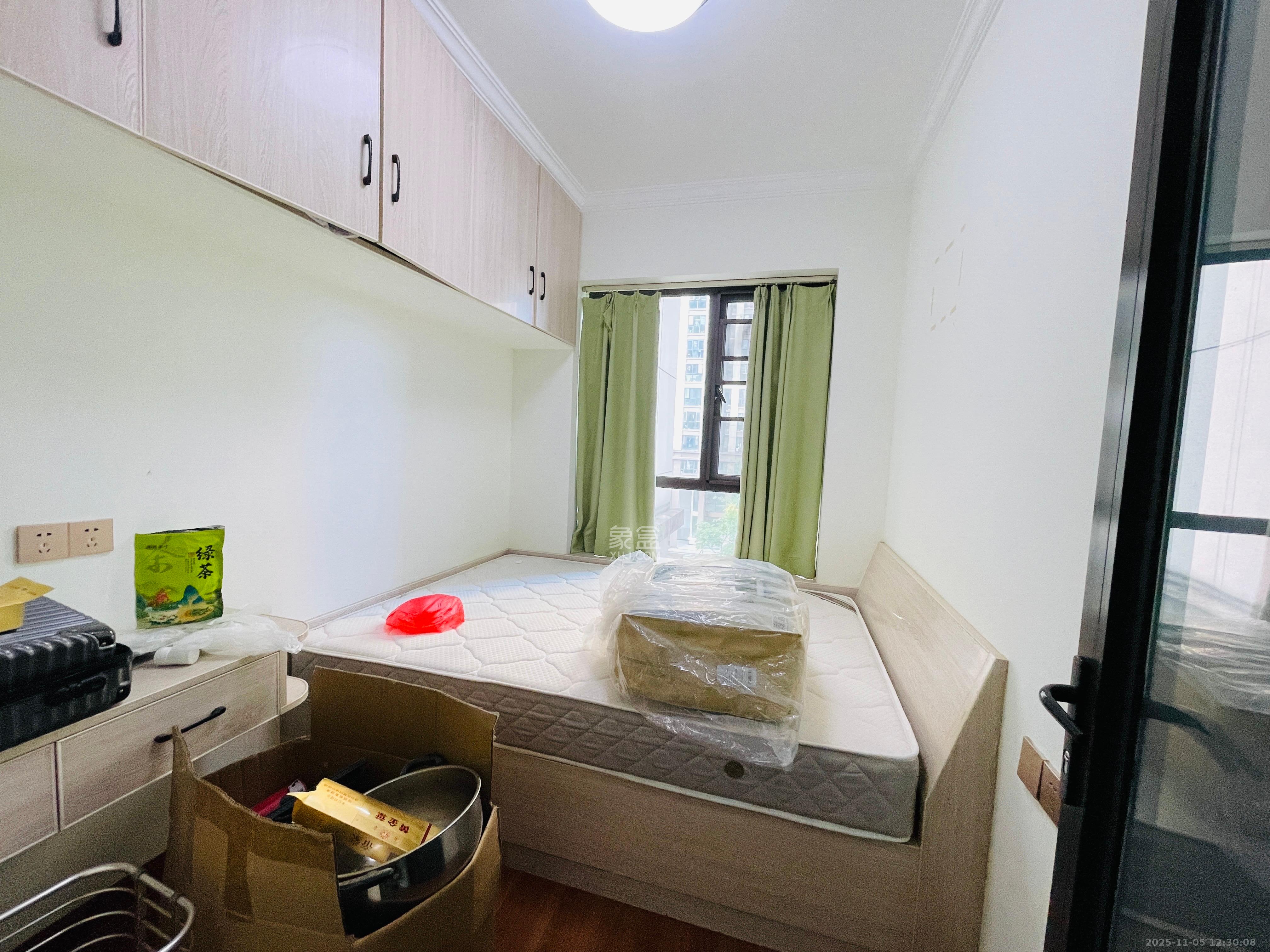 芙蓉万国城MOMA(卓越汇富苑) 3室2厅2卫 2600.0元/月 芙蓉万国城MOMA(卓越汇富苑) 3室2厅2卫 2600.0元/月室内图