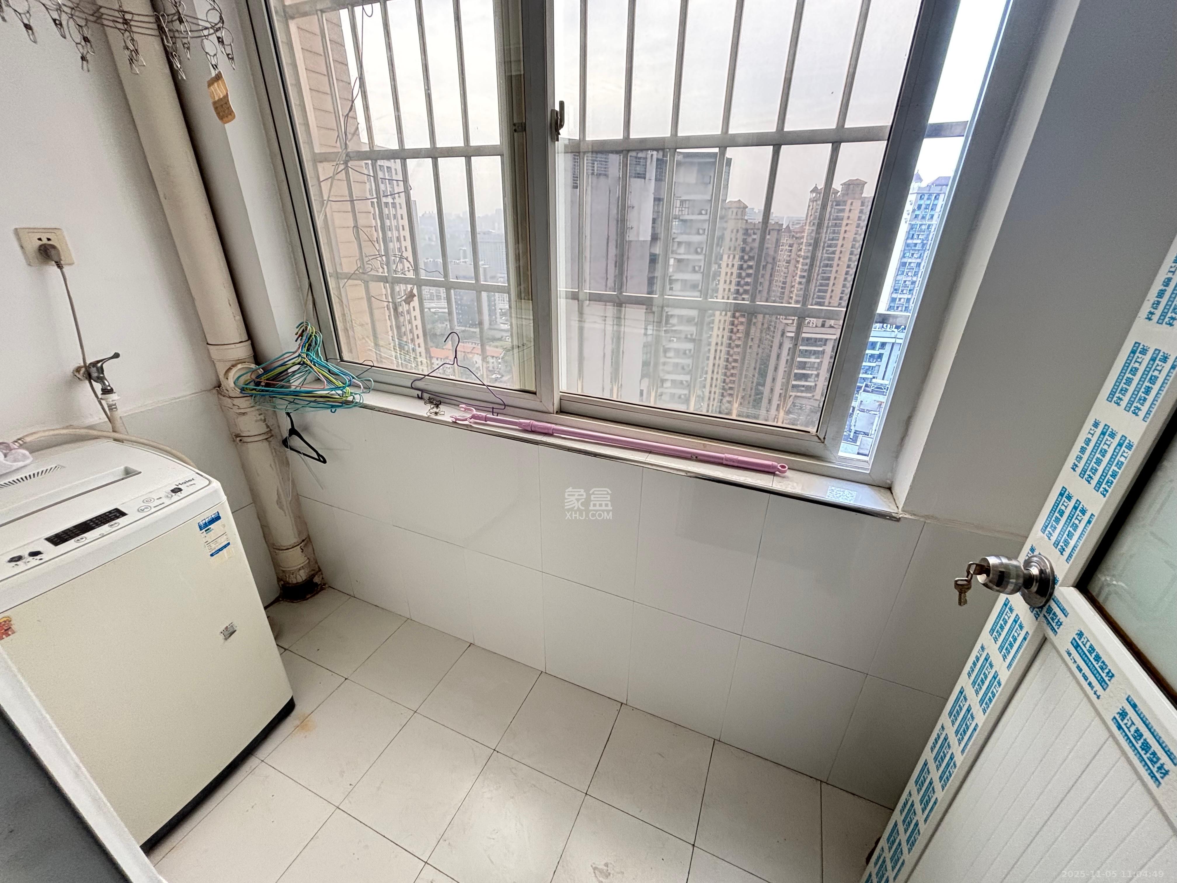 巧克力空间（建鸿达现代大厦）  2室2厅1卫    2000.0元/月室内图