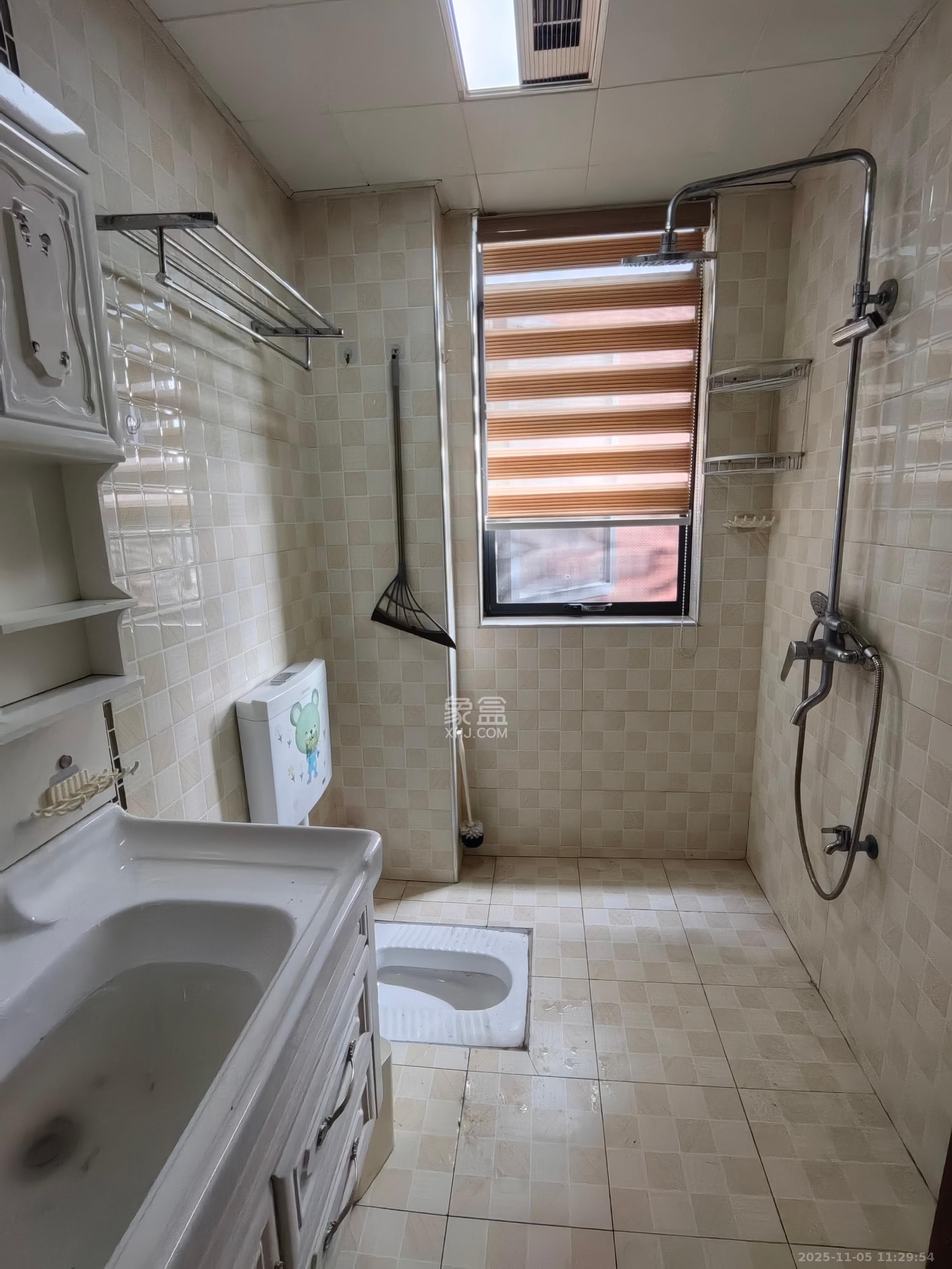 珠江东方明珠（新地东方明珠）三期  3室2厅1卫    1800.0元/月室内图